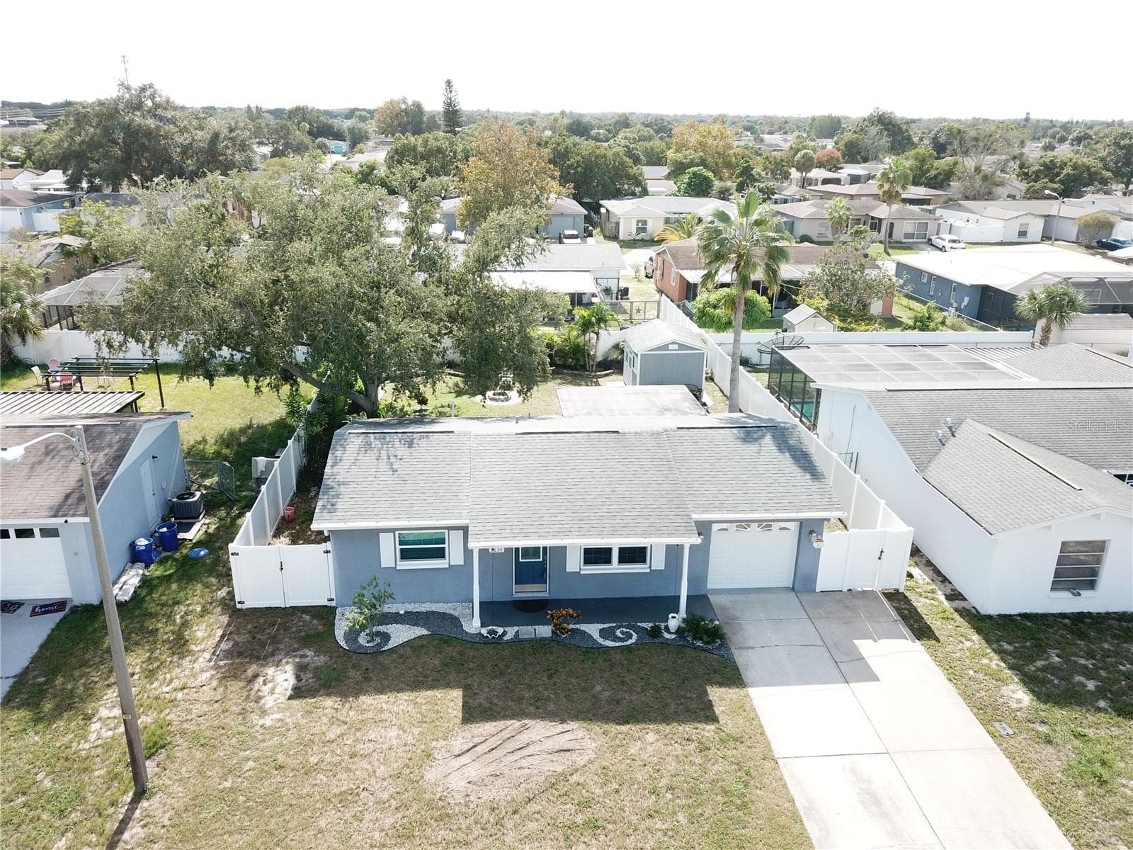 Single Family Residence at 8630 FOX HOLLOW DR, PORT RICHEY, photo 7 of 32