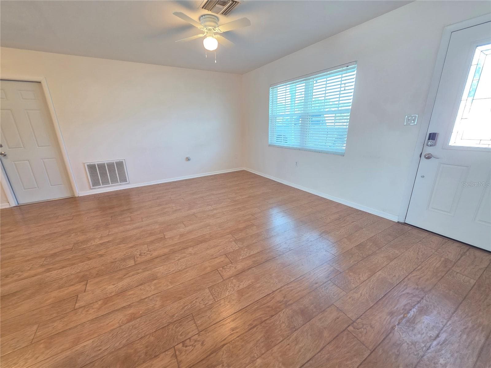 Single Family Residence at 8630 FOX HOLLOW DR, PORT RICHEY, photo 16 of 32