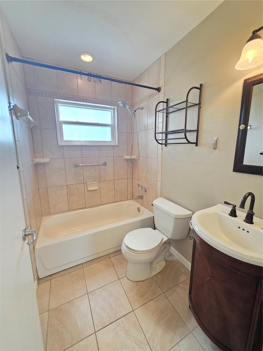 Single Family Residence at 8630 FOX HOLLOW DR, PORT RICHEY, photo 20 of 32
