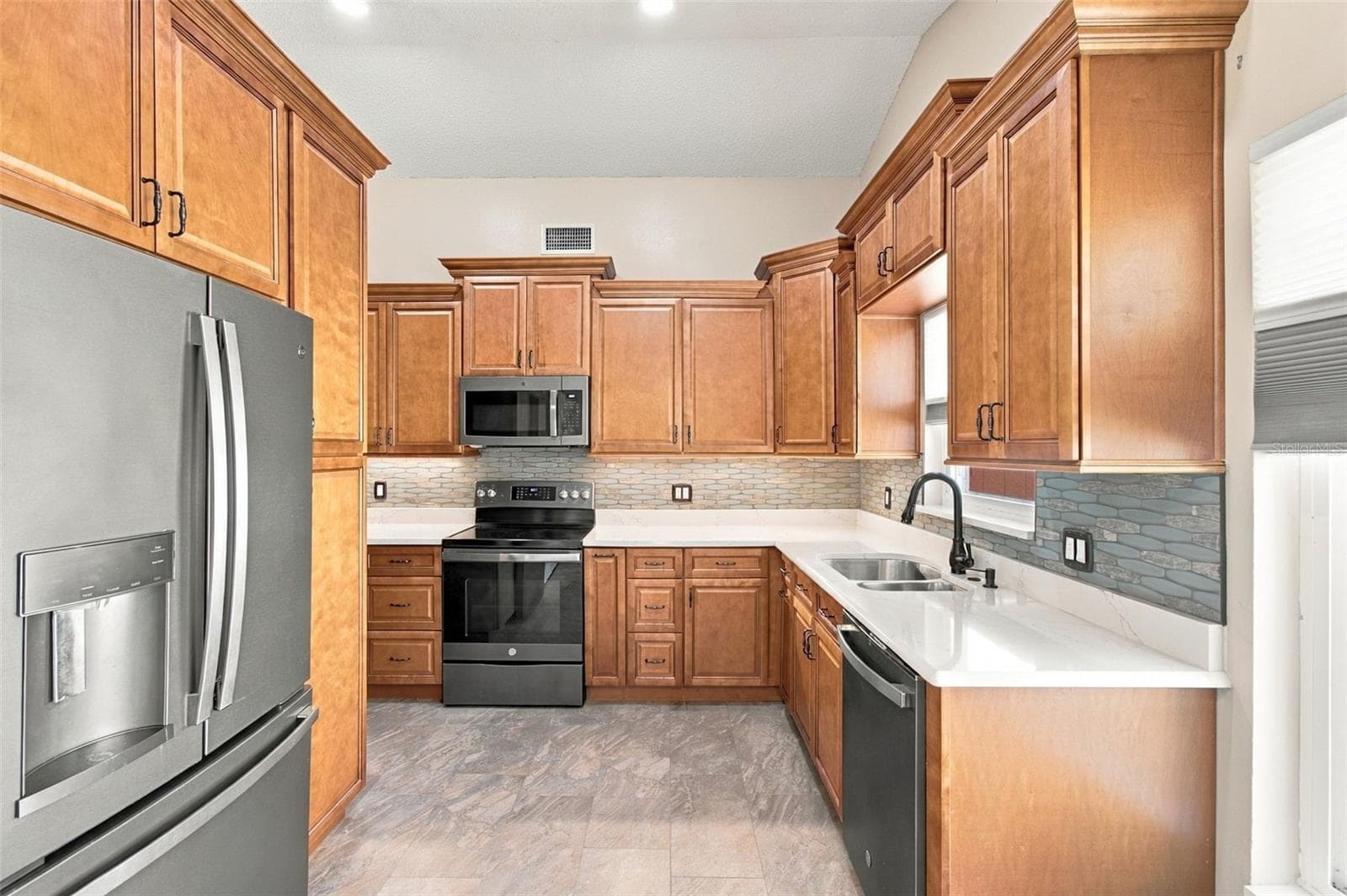 Kitchen - 1710 TARAH TRACE DR, BRANDON