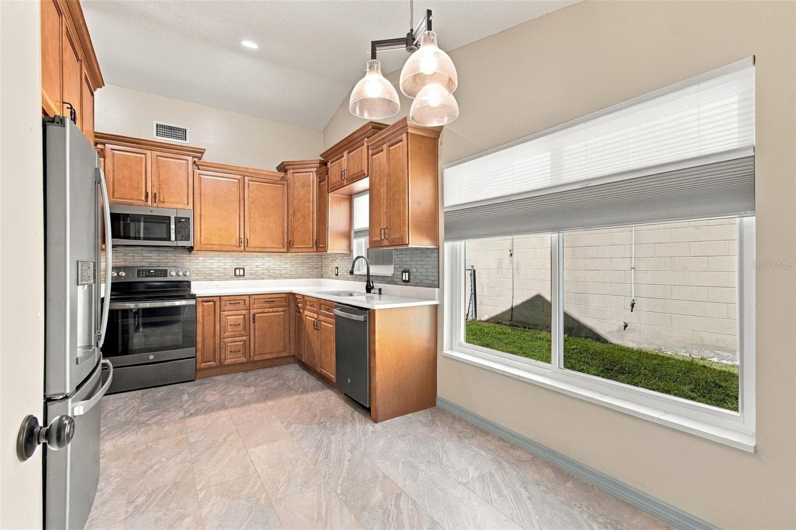 Kitchen/Breakfast Nook - 1710 TARAH TRACE DR, BRANDON