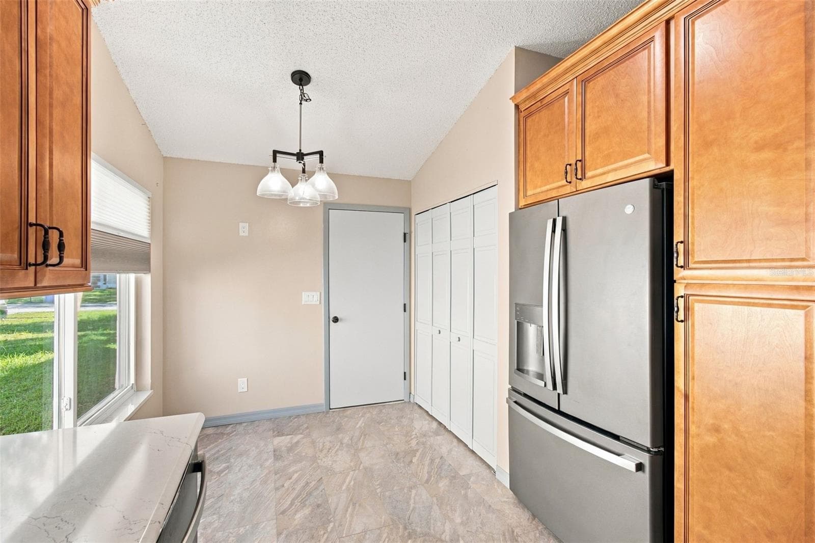 Breakfast Nook - 1710 TARAH TRACE DR, BRANDON