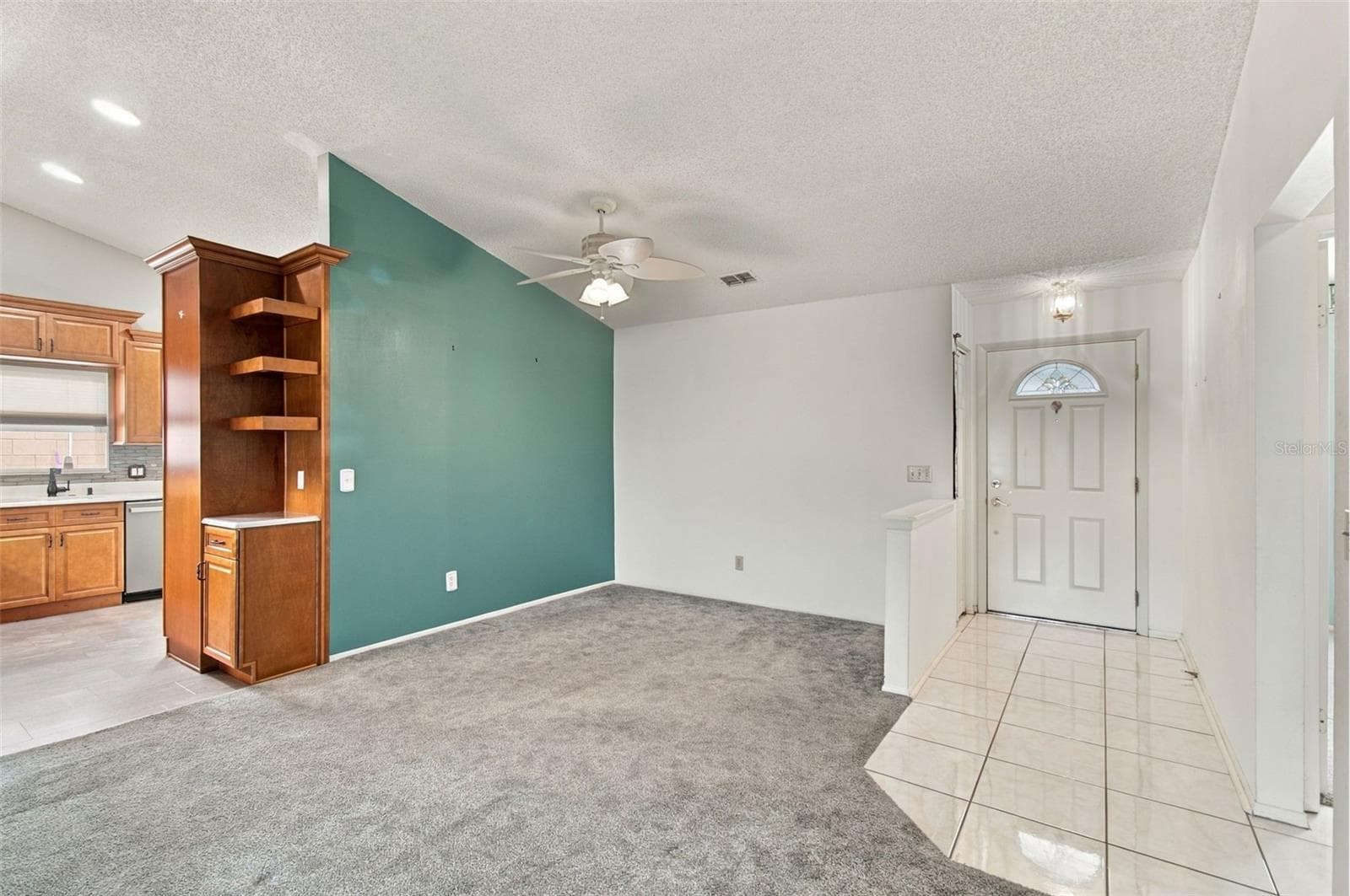 Front Entrance/Dining/Kitchen - 1710 TARAH TRACE DR, BRANDON