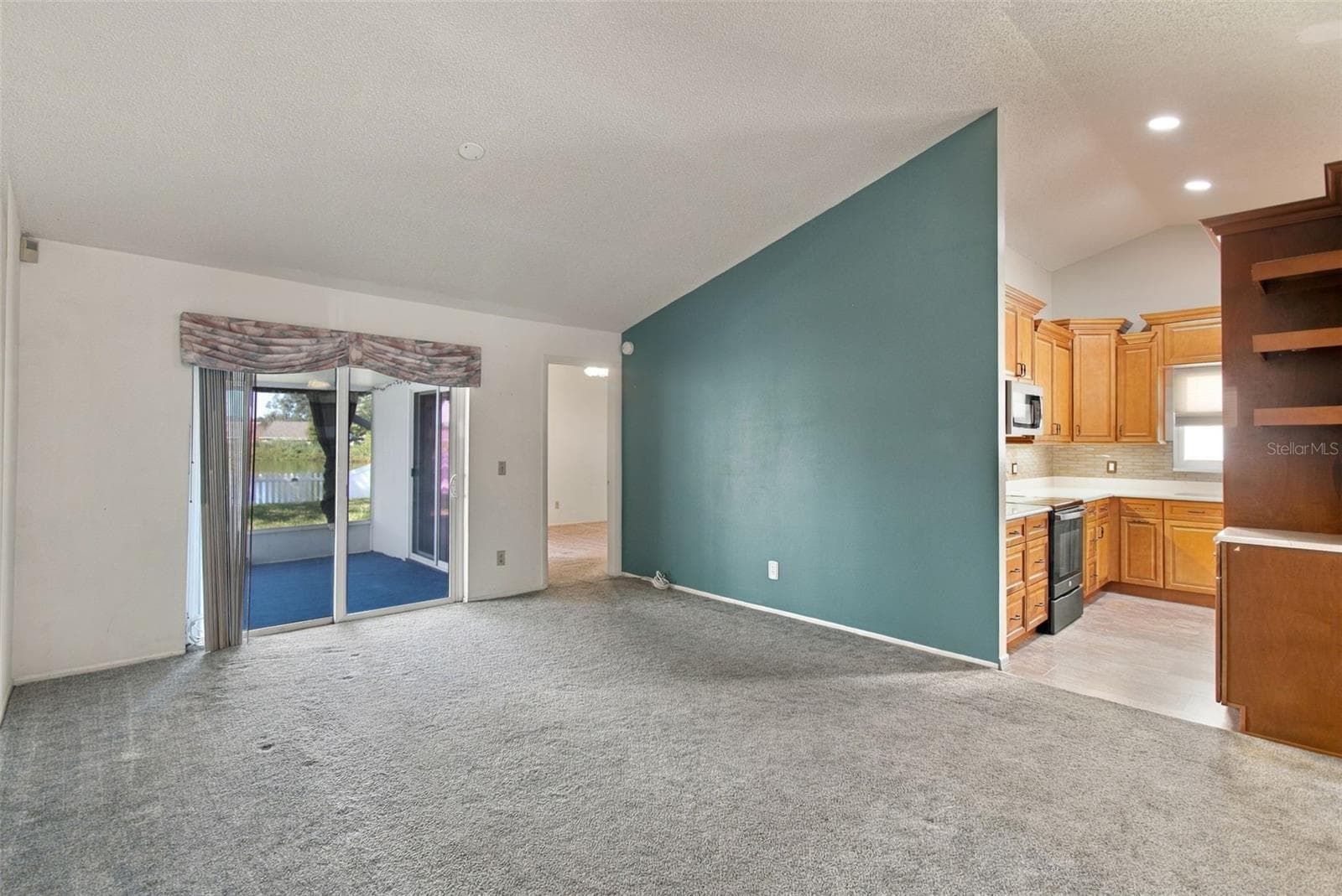 Family Room/Kitchen - 1710 TARAH TRACE DR, BRANDON