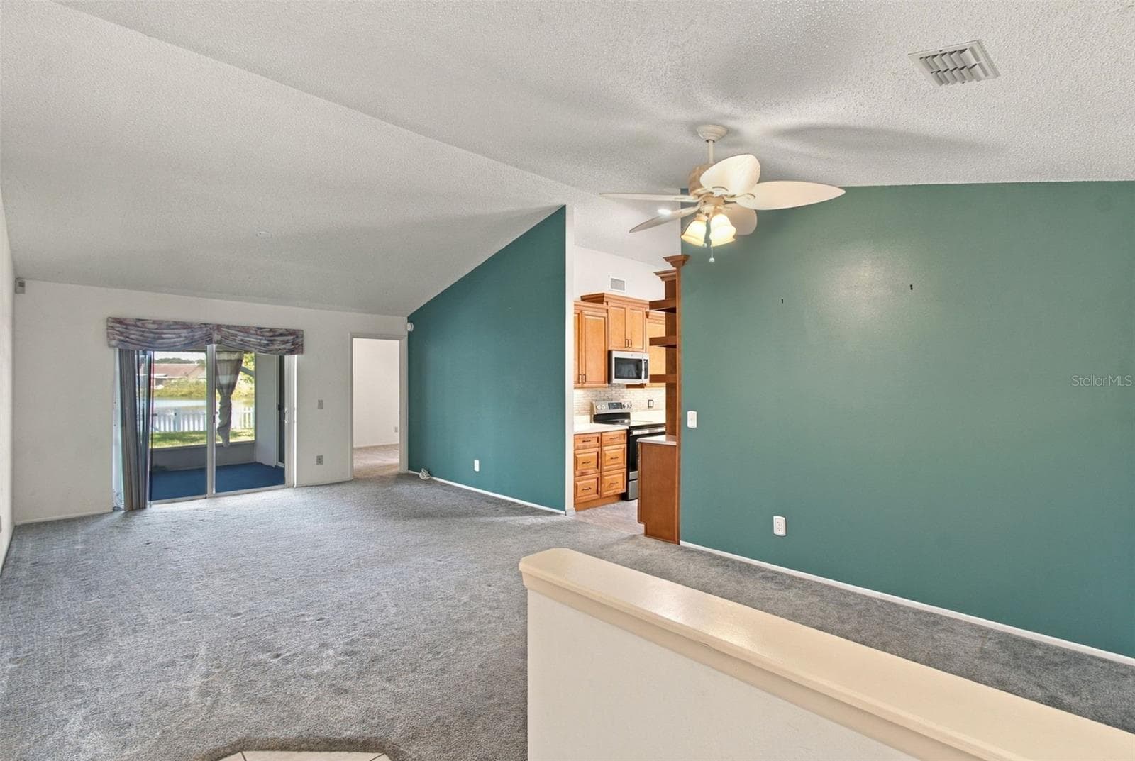 Family Room/Dining - 1710 TARAH TRACE DR, BRANDON
