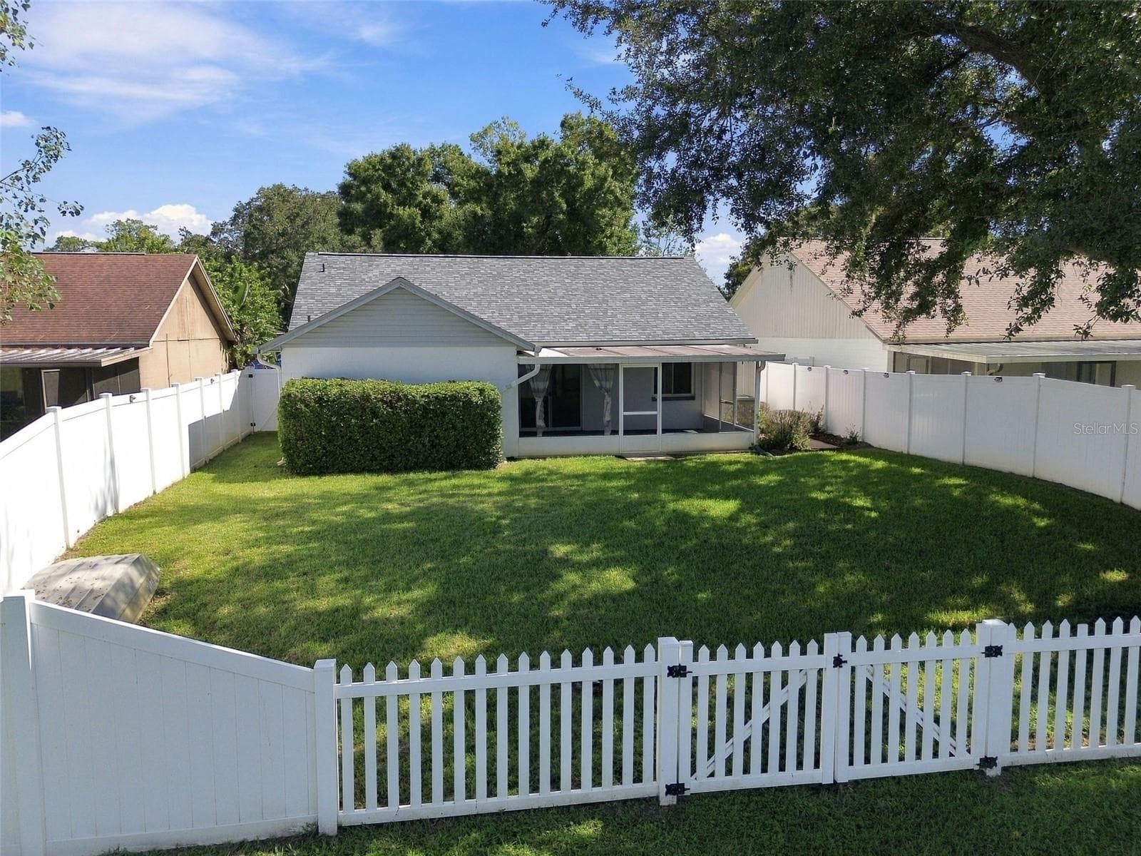 Fenced Backyard - 1710 TARAH TRACE DR, BRANDON
