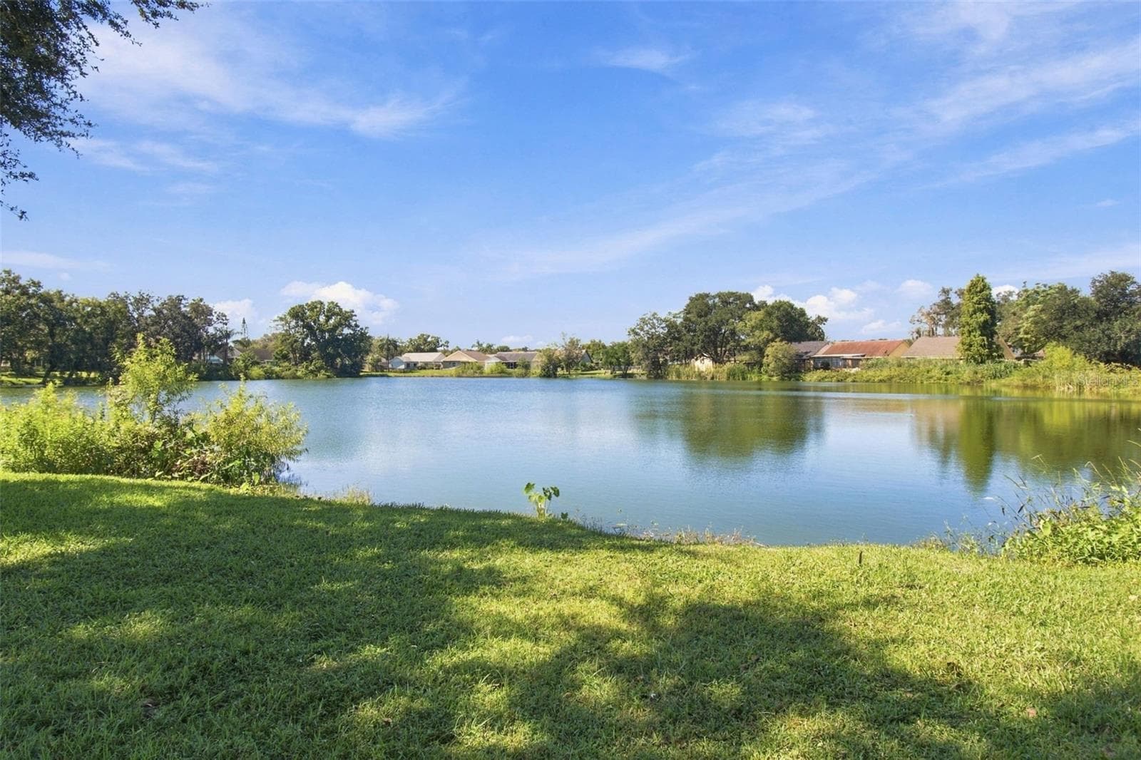 Glass Lake - 1710 TARAH TRACE DR, BRANDON