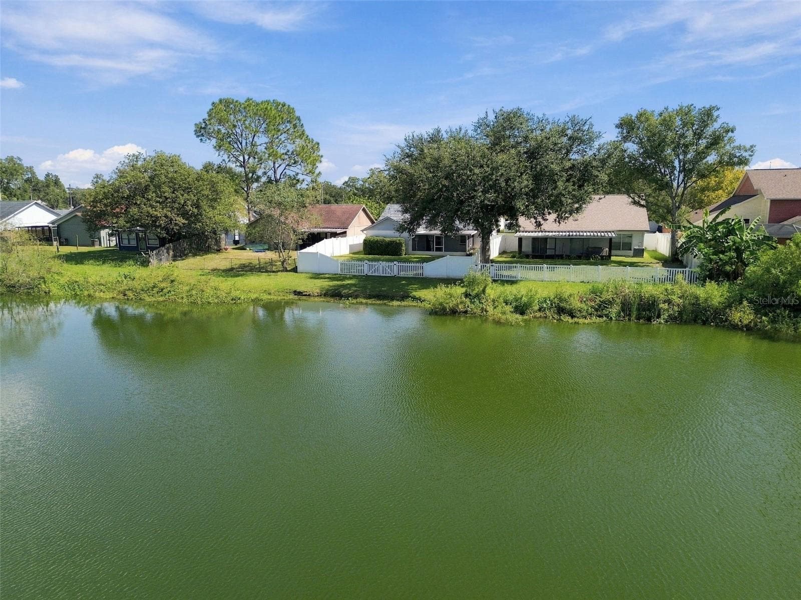 Glass Lake - 1710 TARAH TRACE DR, BRANDON