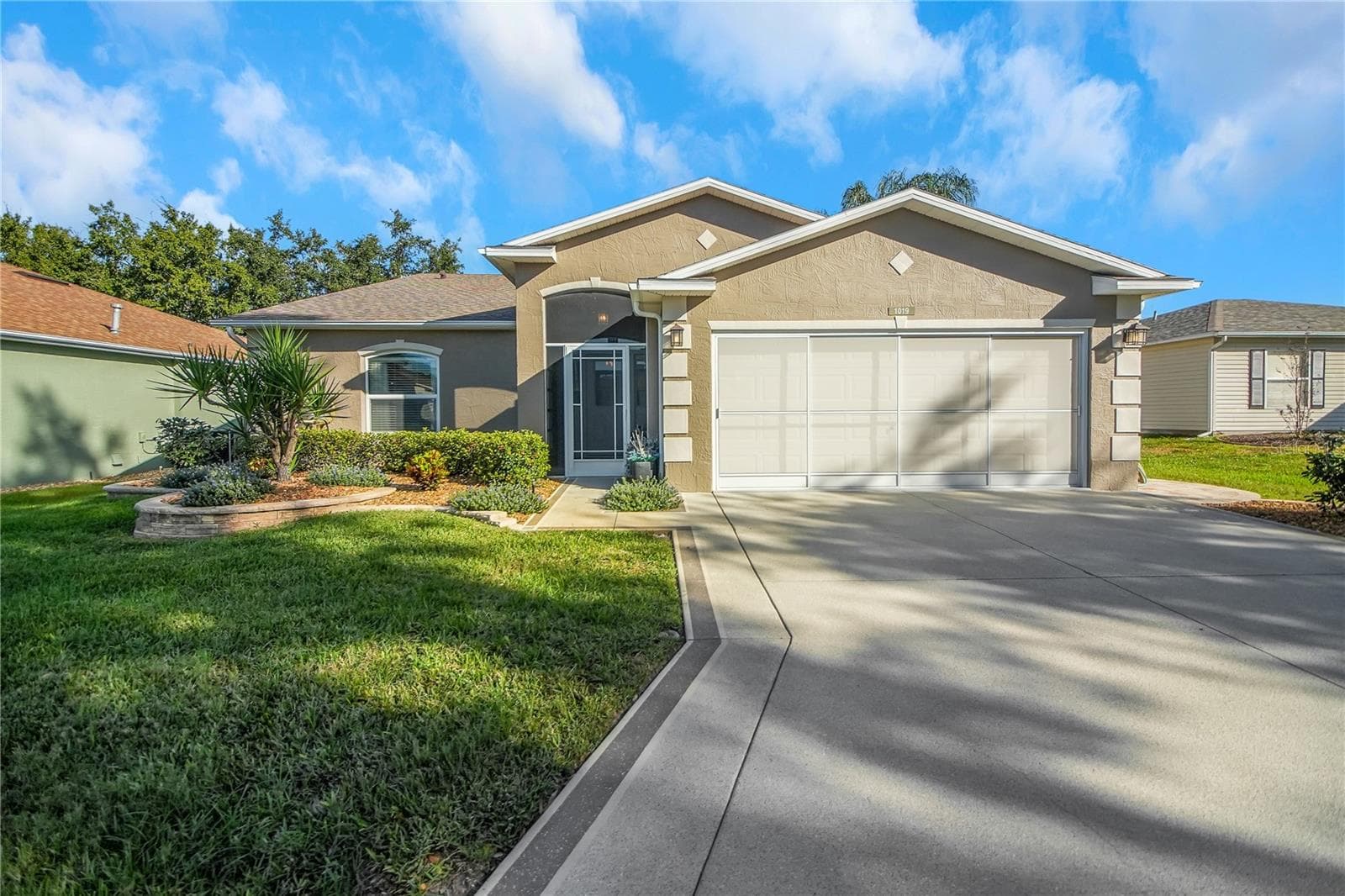 1019 MEADOWBEND DR