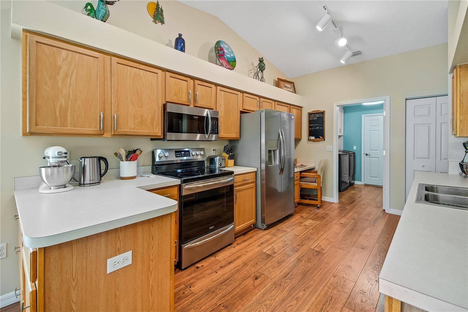 Single Family Residence at 1019 MEADOWBEND DR, LEESBURG, photo 12 of 54