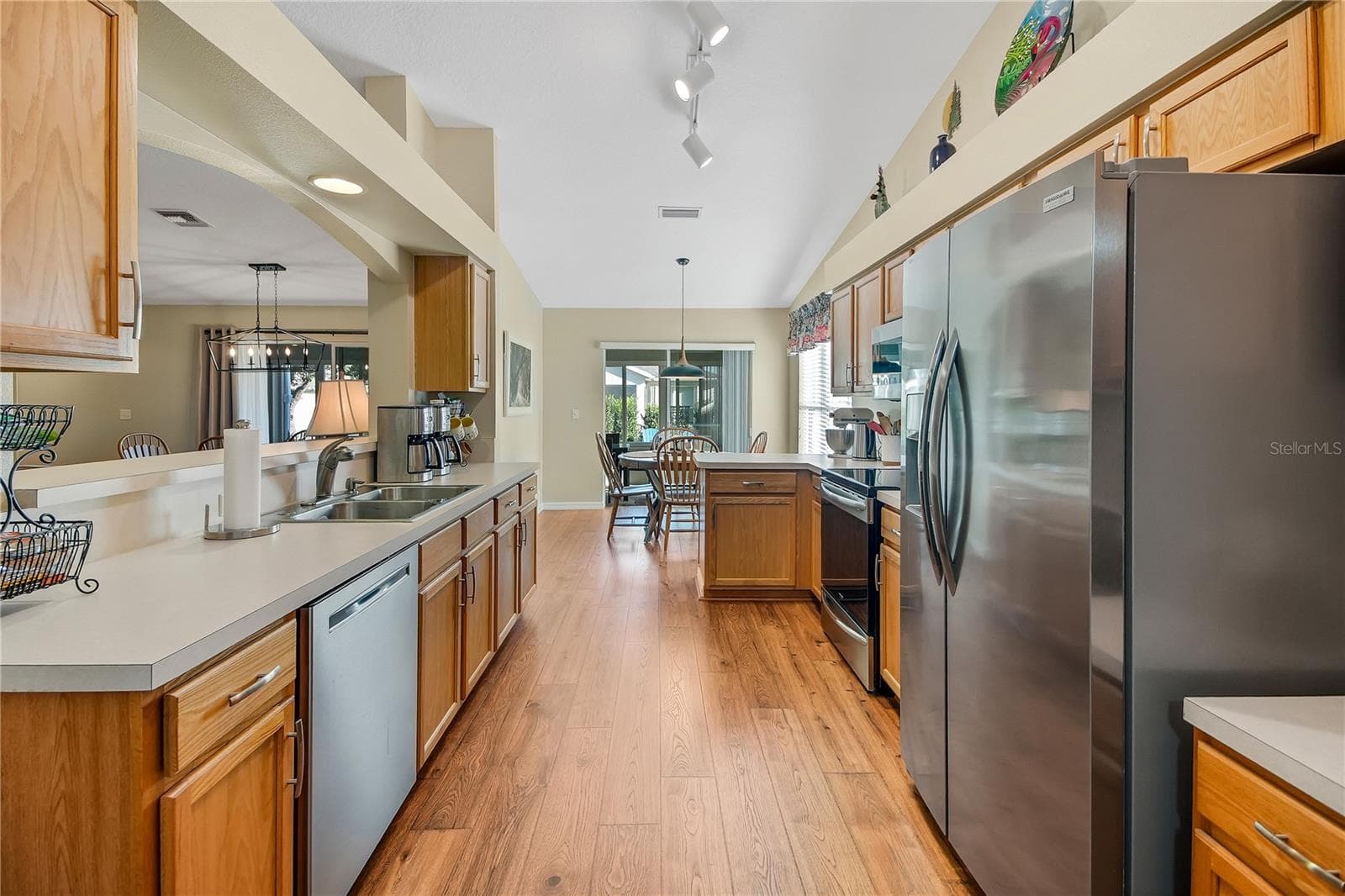 Single Family Residence at 1019 MEADOWBEND DR, LEESBURG, photo 13 of 54