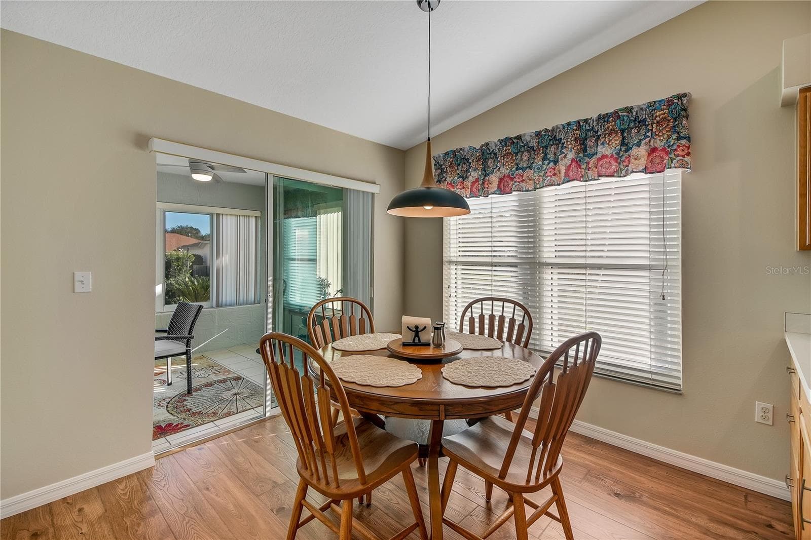 Single Family Residence at 1019 MEADOWBEND DR, LEESBURG, photo 16 of 54