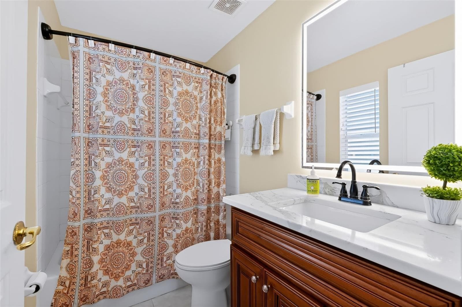 Single Family Residence at 12541 LEATHERLEAF DR, TAMPA, photo 24 of 38
