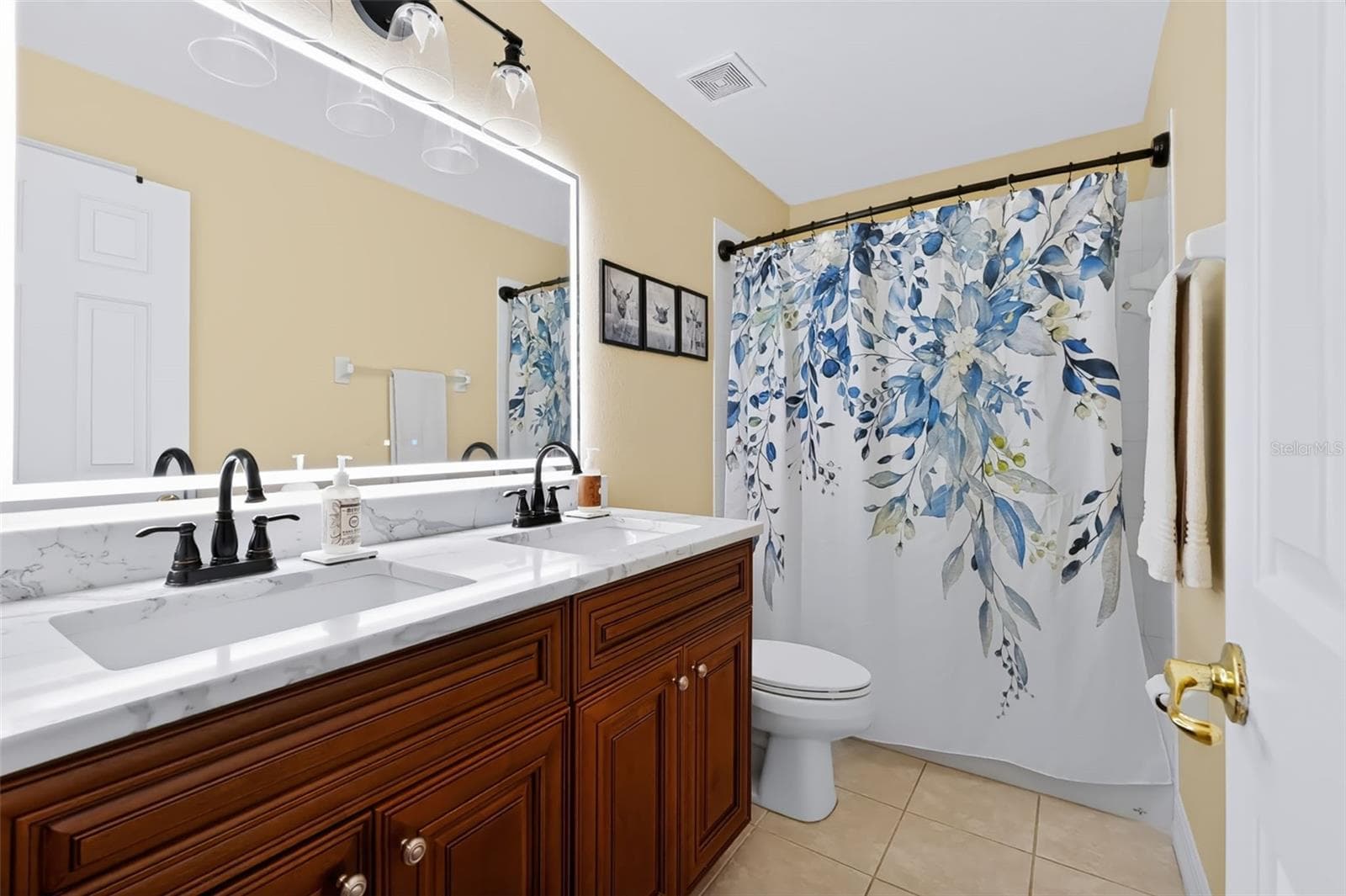 Single Family Residence at 12541 LEATHERLEAF DR, TAMPA, photo 29 of 38