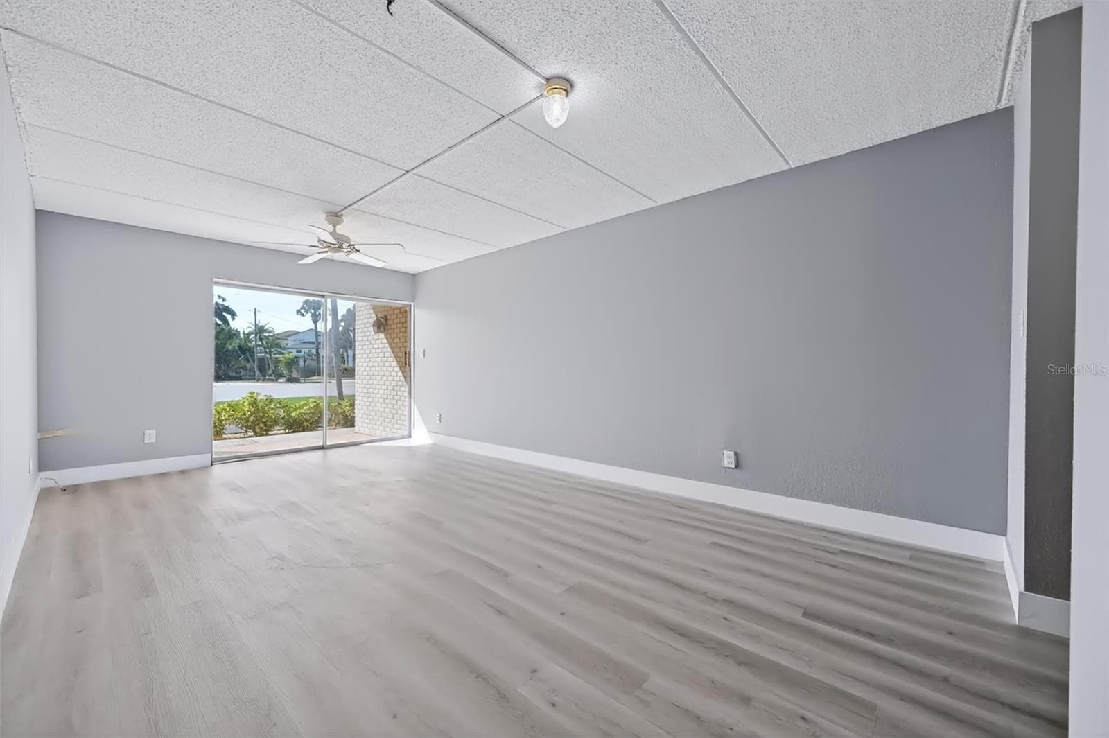 Living Room - 10365 PARADISE BLVD #5, TREASURE ISLAND