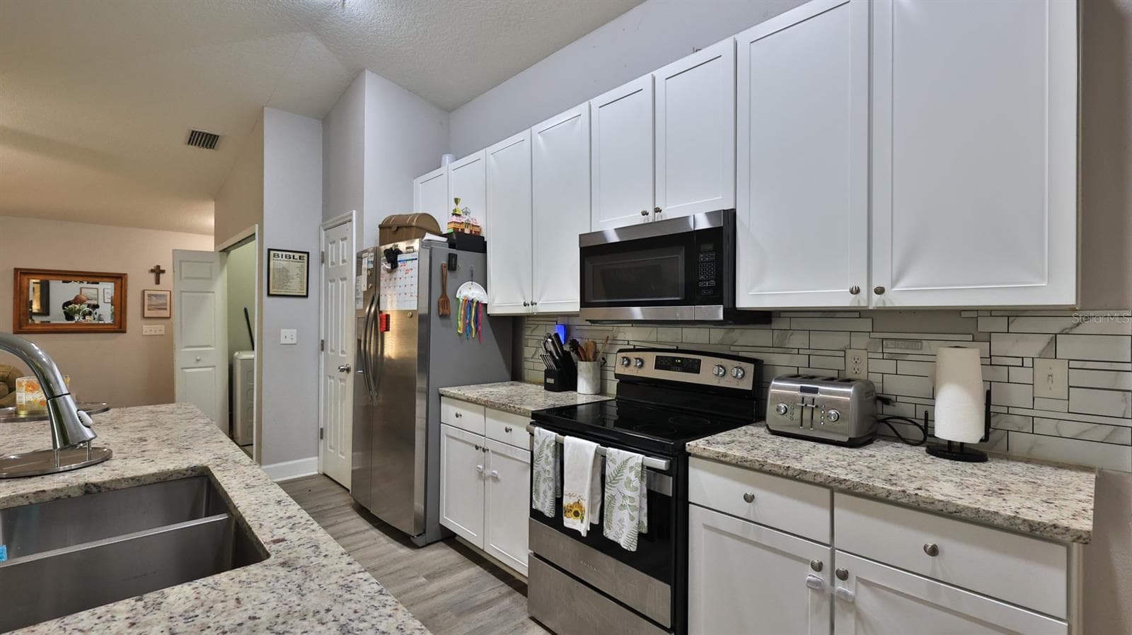Single Family Residence at 1565 SCHAUB AVE, ORANGE CITY, photo 3 of 28