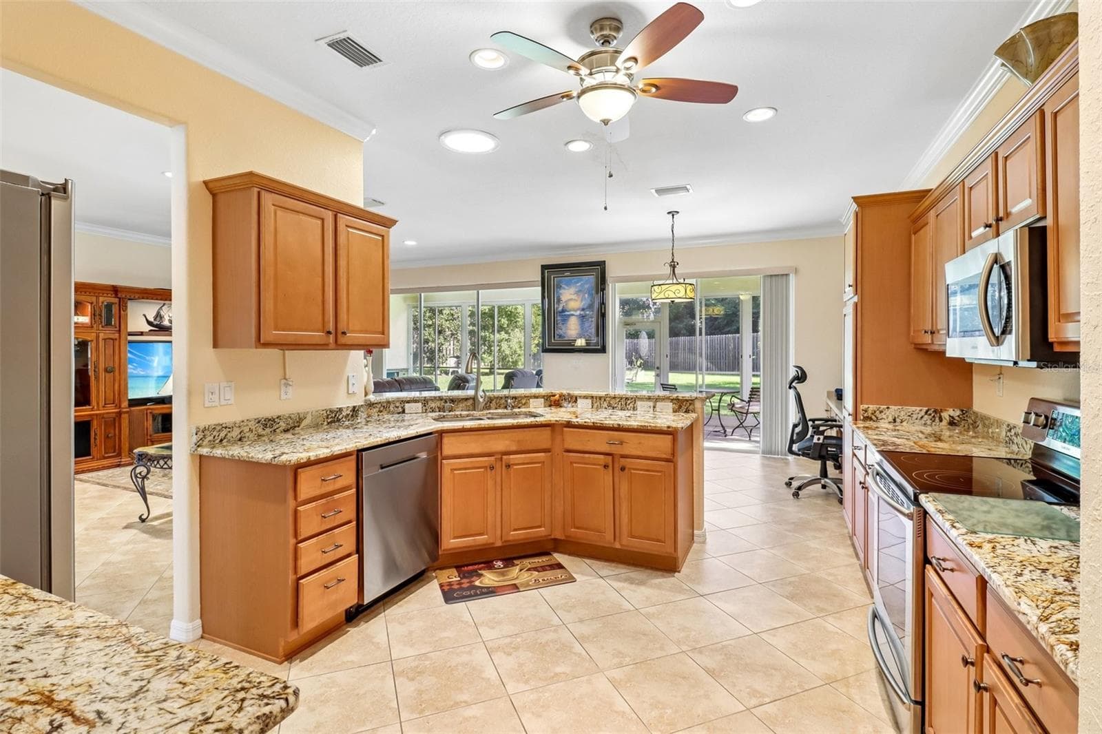 Single Family Residence at 9243 SE 120TH LOOP, SUMMERFIELD, photo 3 of 41