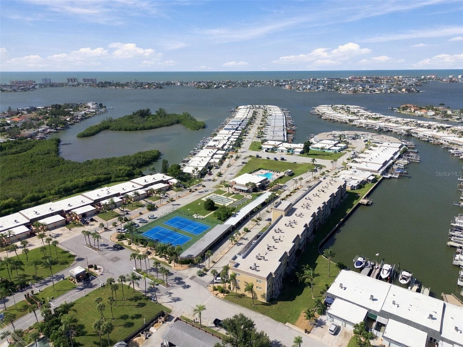 Condominium at 1 BOCA CIEGA POINT BLVD #206, ST PETERSBURG, photo 76 of 82