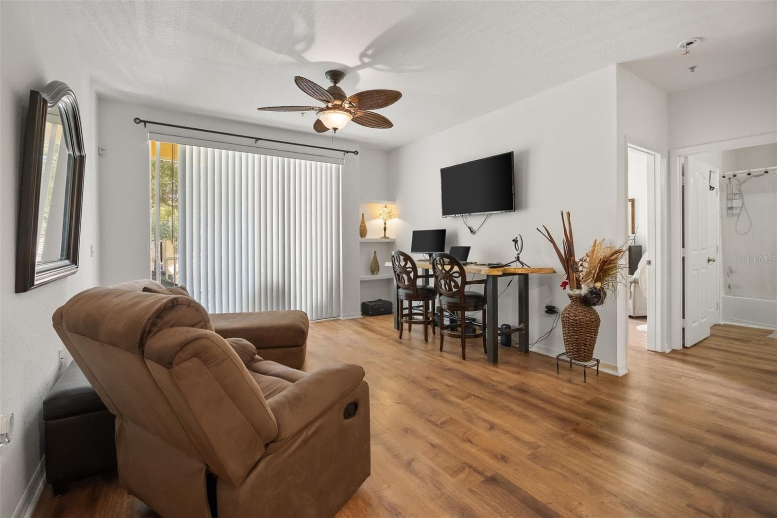 Living Room - 1475 LAKE SHADOW CIR #6205, MAITLAND