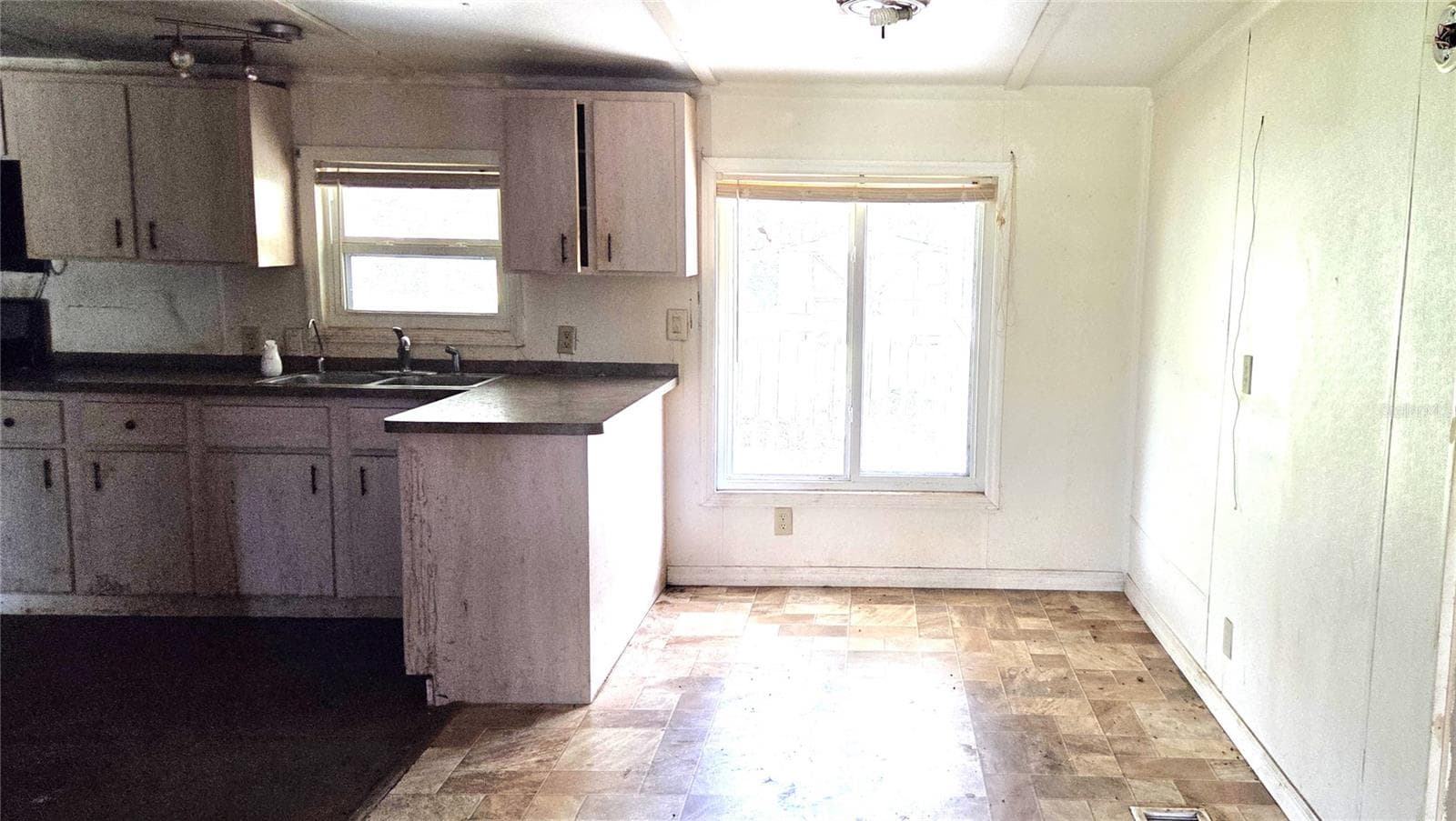 Manufactured Home at 3932 ROLLING HILLS CT E #10, LAKE WALES, photo 12 of 35