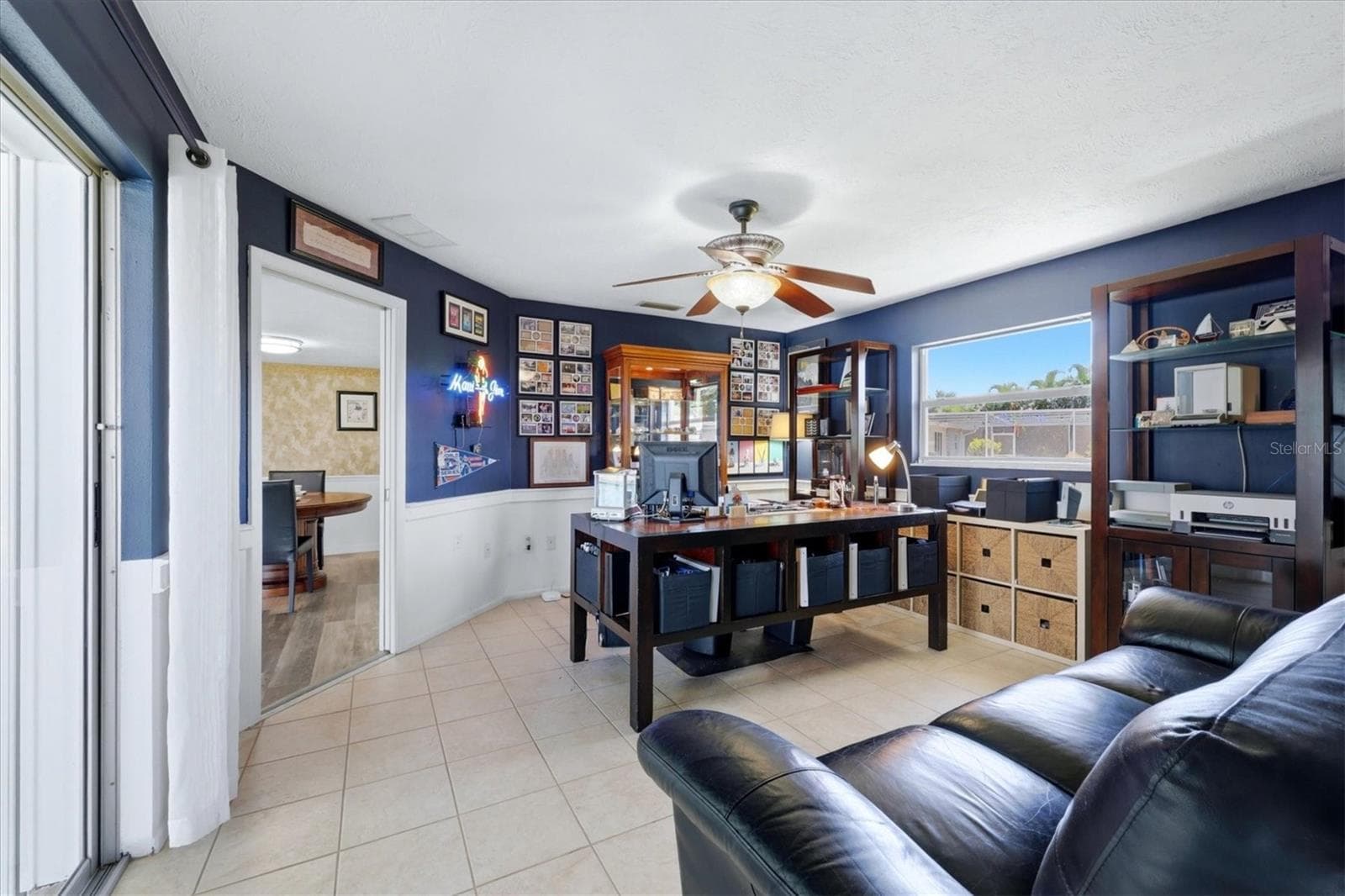 Single Family Residence at 1714 CORAL SANDS CT, VENICE, photo 17 of 56