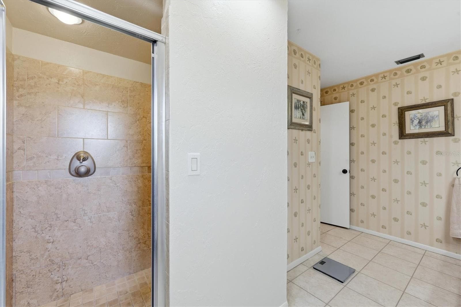 Single Family Residence at 1714 CORAL SANDS CT, VENICE, photo 23 of 56