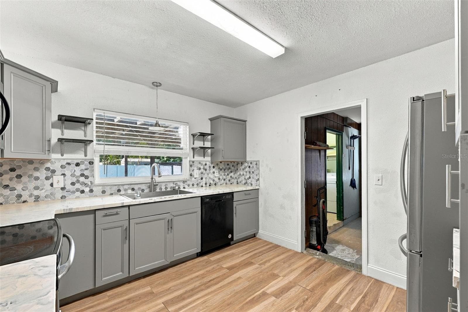 Single Family Residence at 702 CAMELLIA CT, SEFFNER, photo 10 of 45
