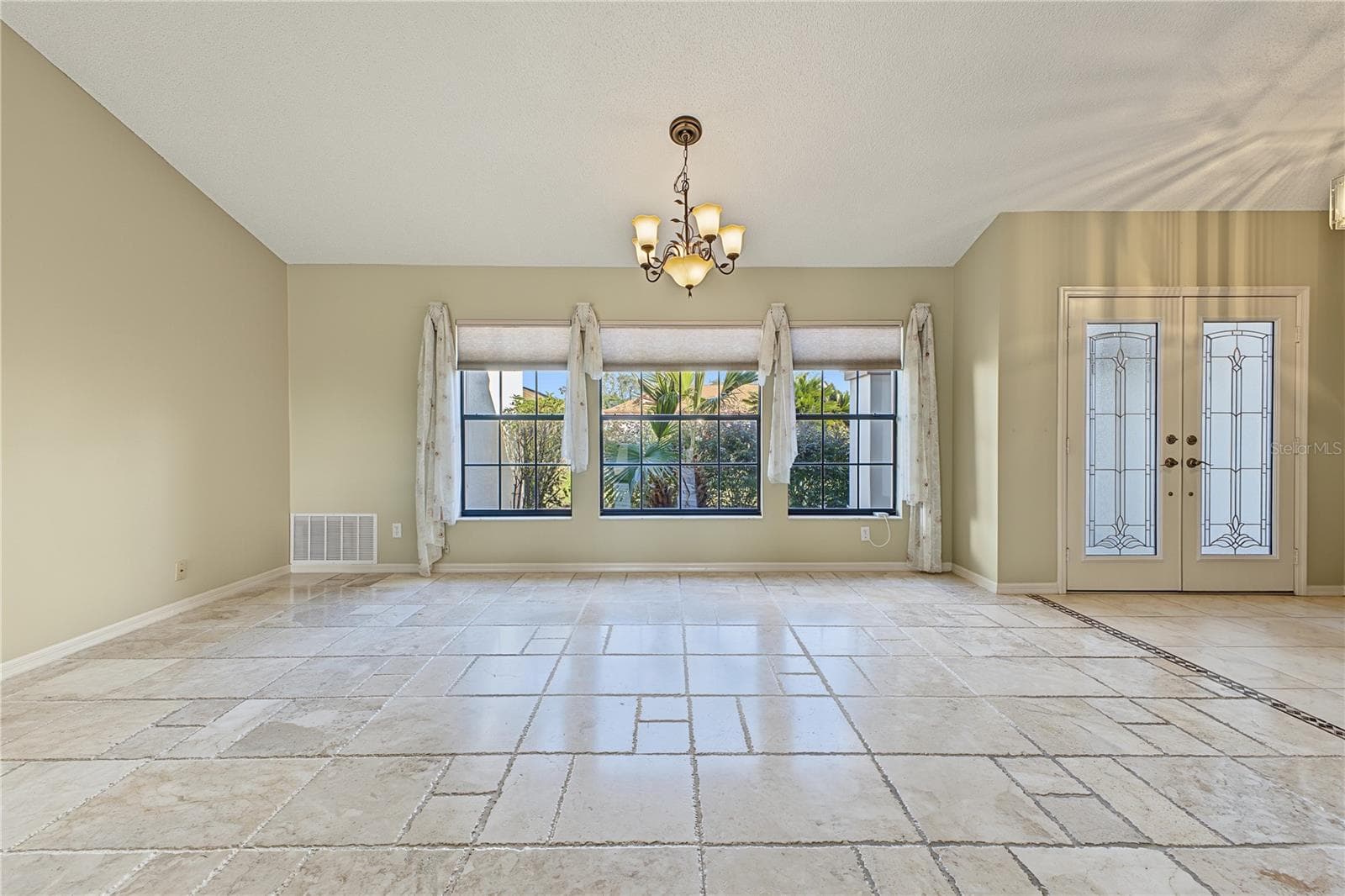 Single Family Residence at 1382 OVERLAND DR, SPRING HILL, photo 9 of 49