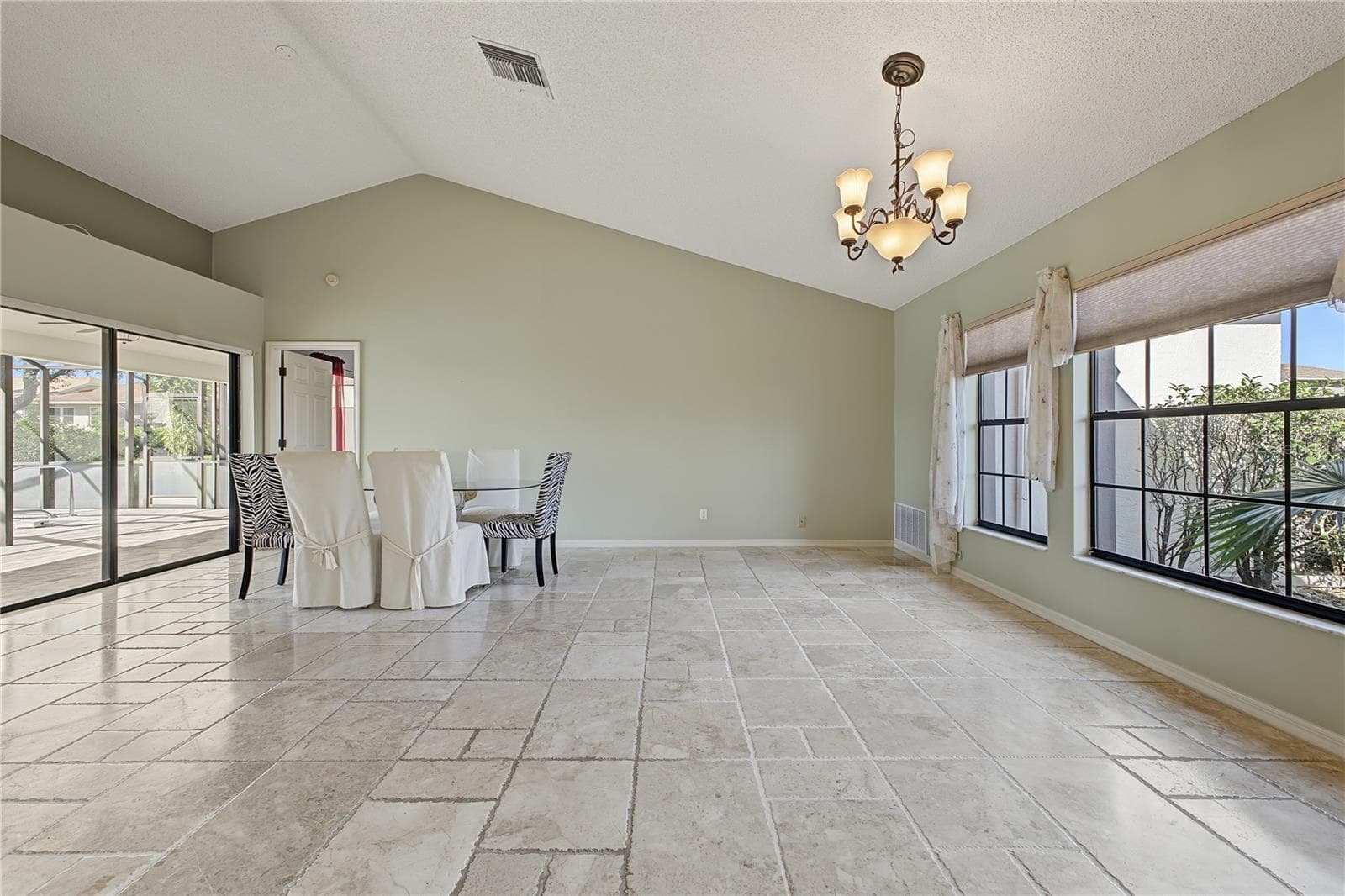 Single Family Residence at 1382 OVERLAND DR, SPRING HILL, photo 12 of 49