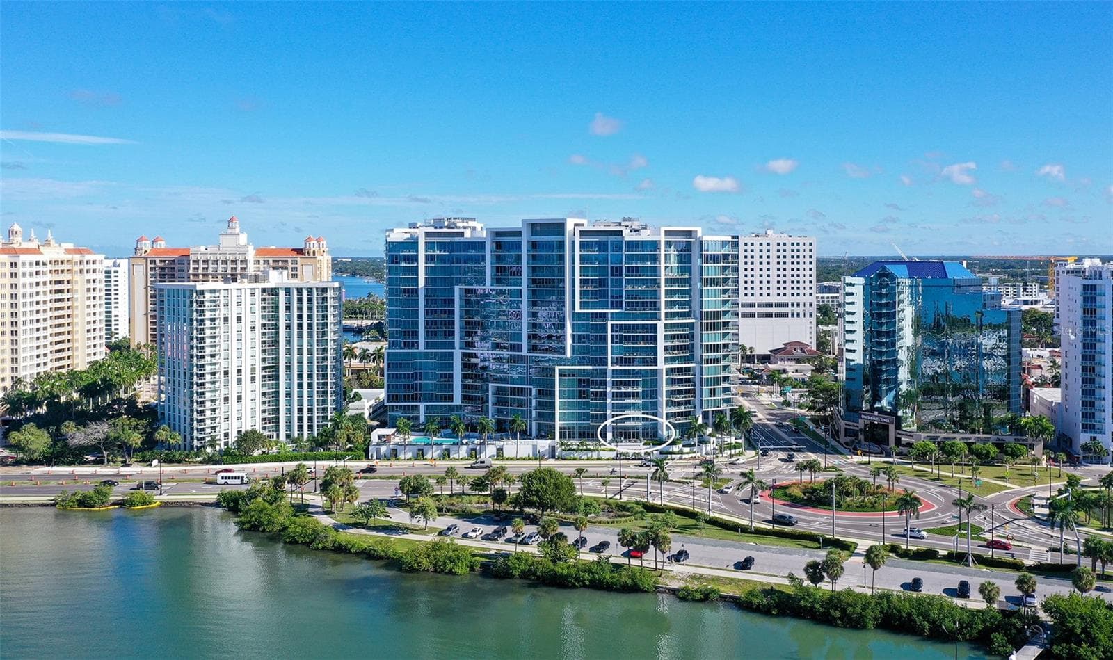 Aerial views showcase The VUE’s striking waterfront architecture, premier bayfront location. - 1155 N GULFSTREAM AVE #207, SARASOTA