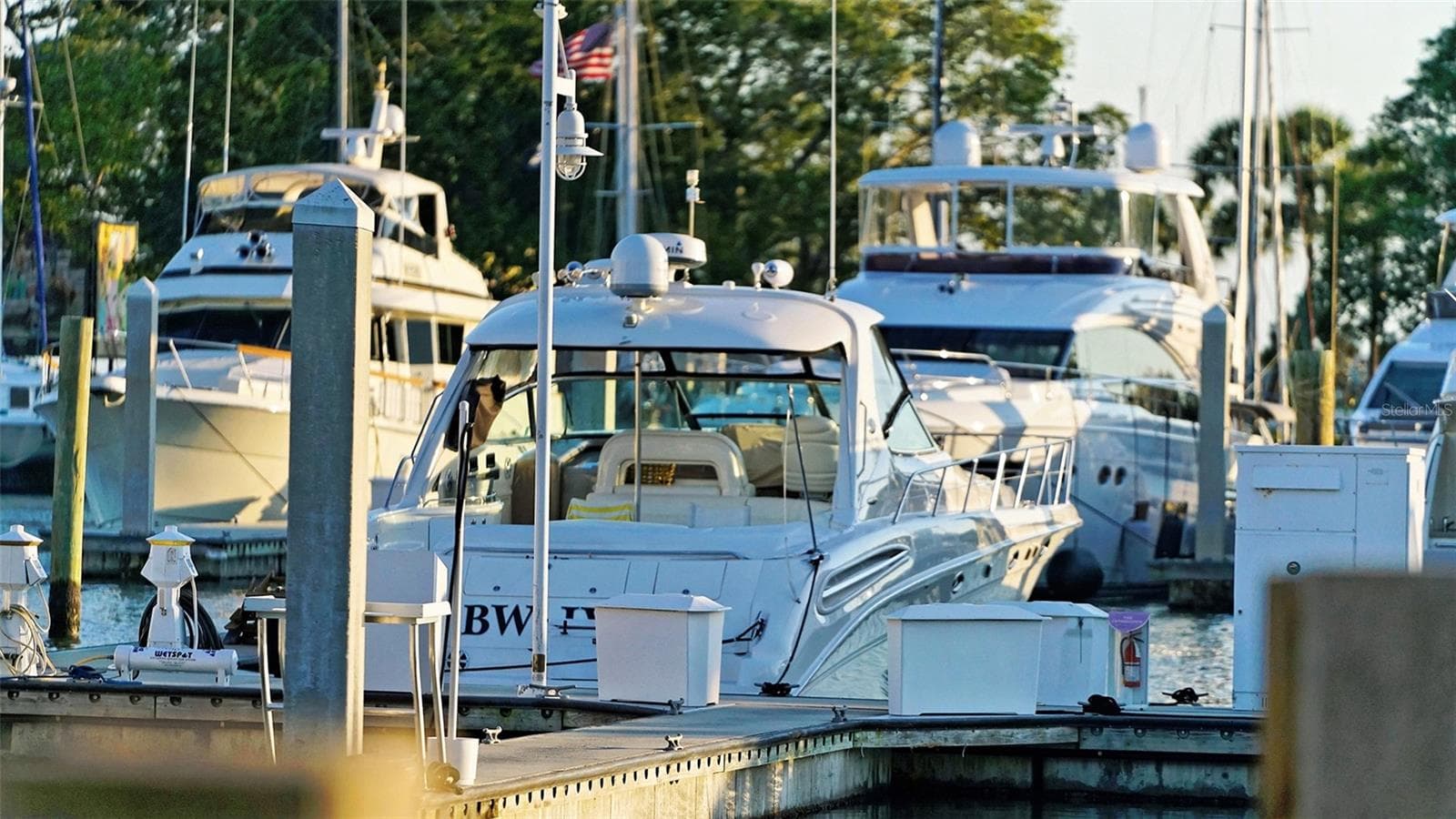 Enjoy the boating lifestyle with Marina Jack’s marina just steps from your new waterfront residence at The VUE on Sarasota Bay. - 1155 N GULFSTREAM AVE #207, SARASOTA