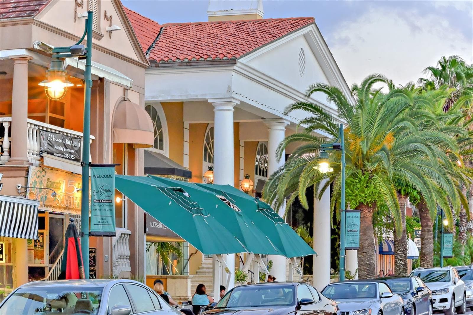 Enjoy upscale boutiques, designer shopping, and charming specialty stores on St. Armands Circle. - 1155 N GULFSTREAM AVE #207, SARASOTA