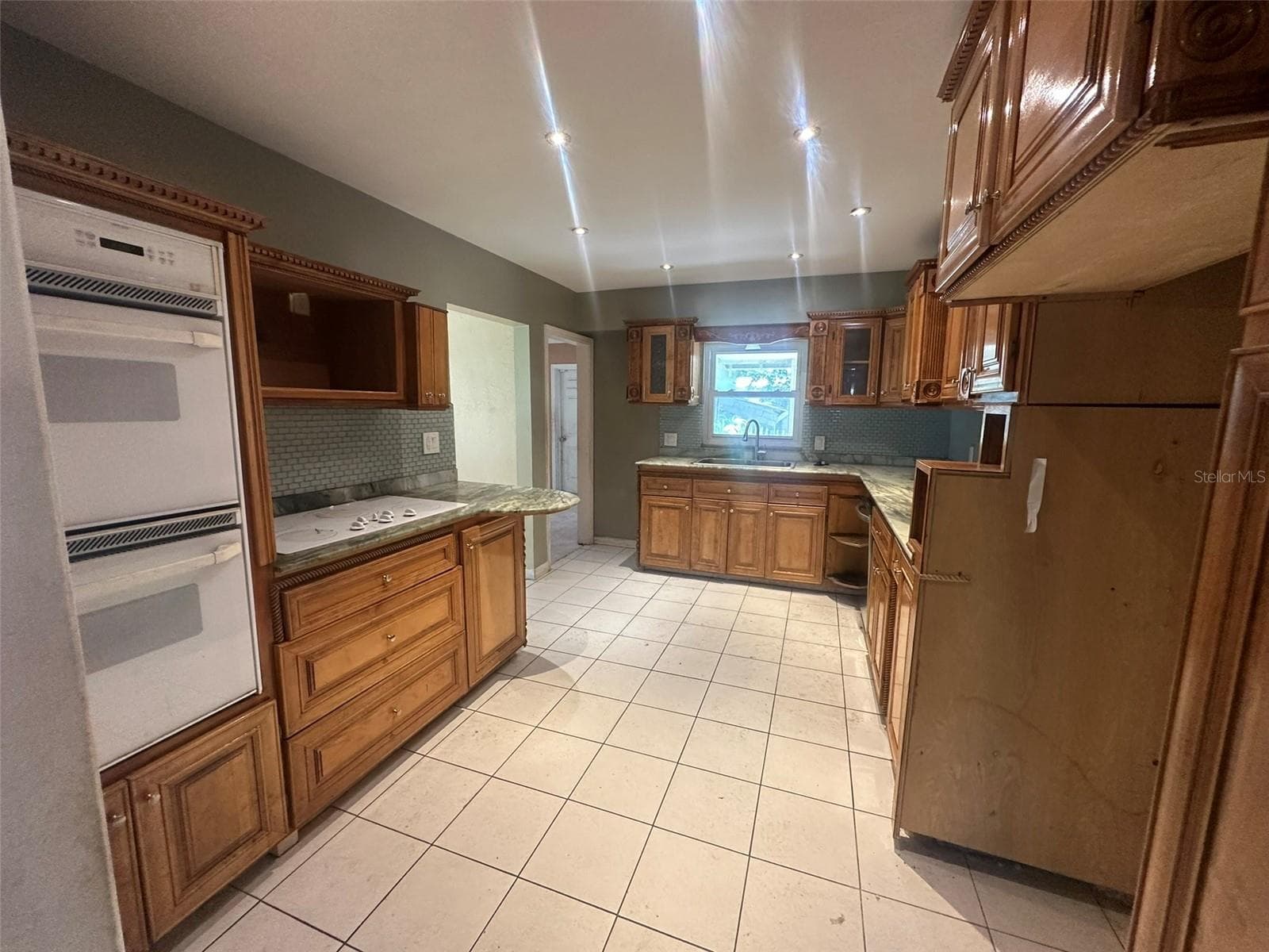 Single Family Residence at 4133 NARVAREZ WAY S, ST PETERSBURG, photo 2 of 19