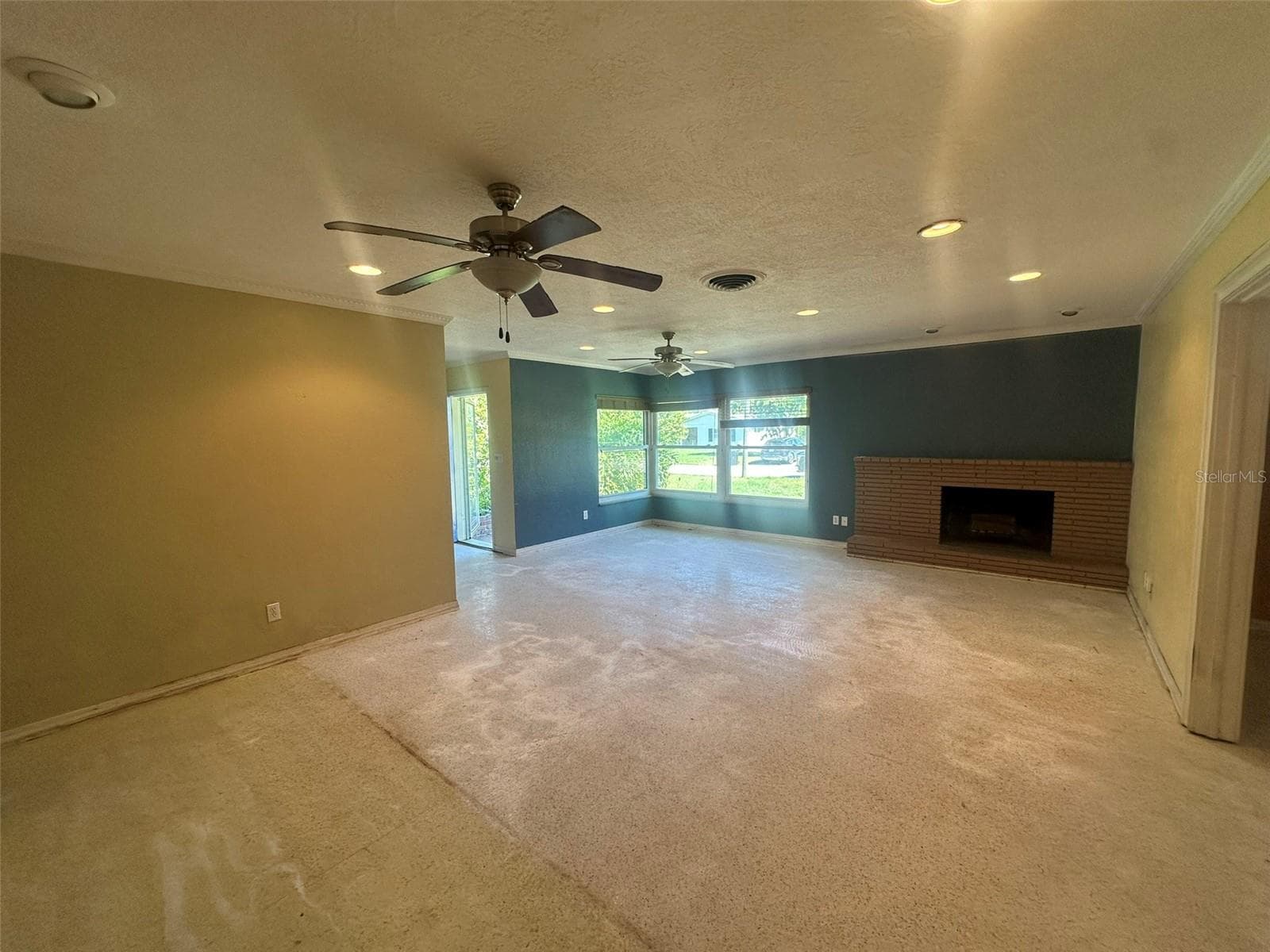 Single Family Residence at 4133 NARVAREZ WAY S, ST PETERSBURG, photo 5 of 19
