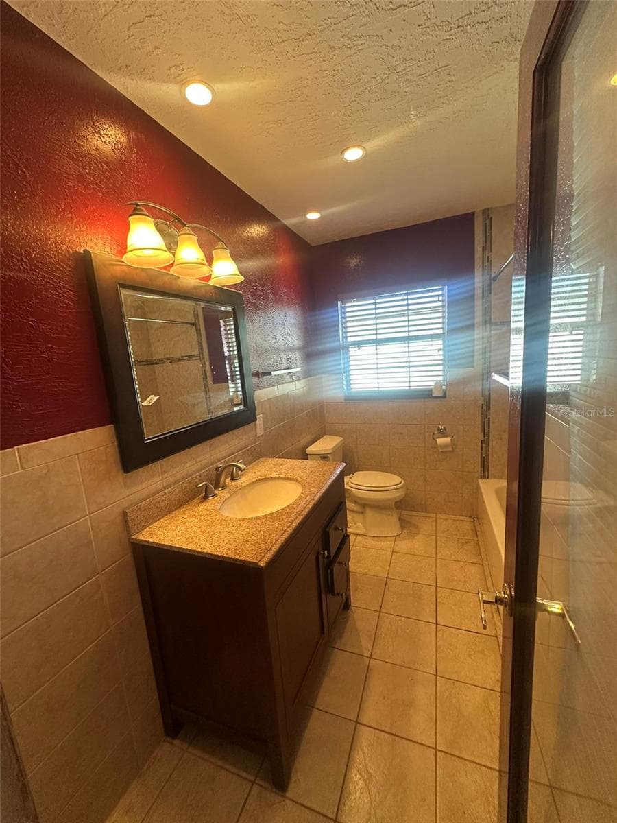 Single Family Residence at 4133 NARVAREZ WAY S, ST PETERSBURG, photo 7 of 19