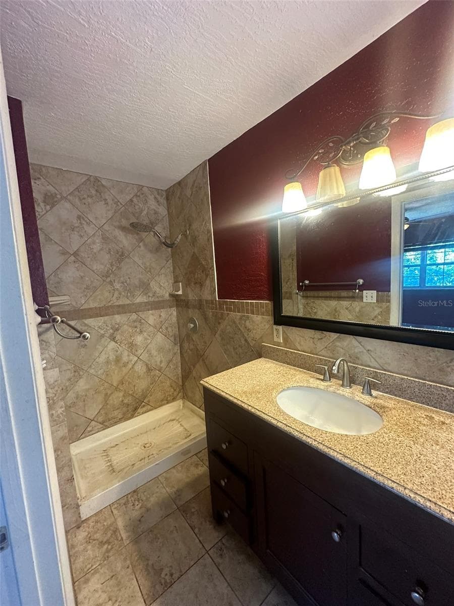 Single Family Residence at 4133 NARVAREZ WAY S, ST PETERSBURG, photo 13 of 19