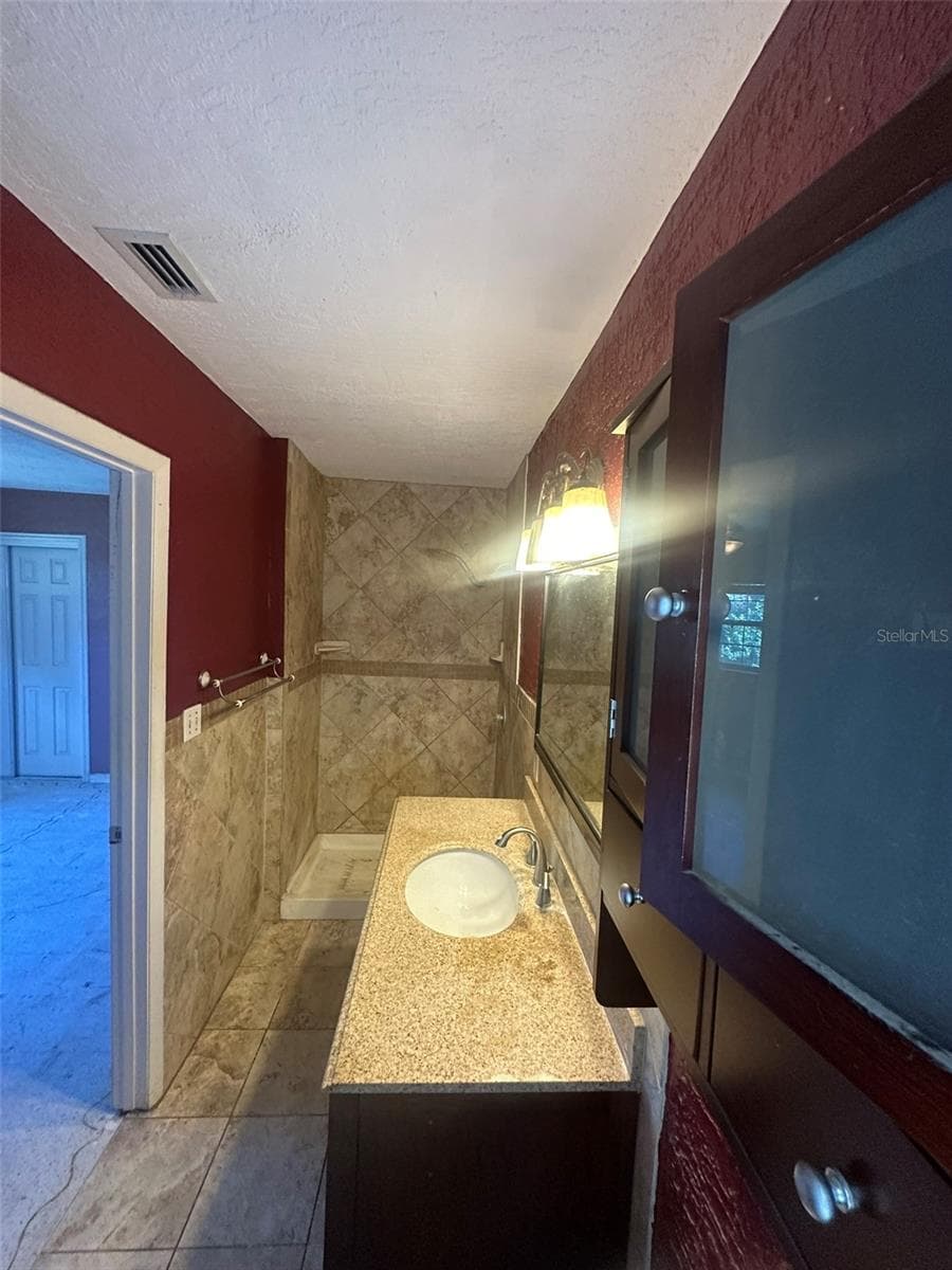 Single Family Residence at 4133 NARVAREZ WAY S, ST PETERSBURG, photo 14 of 19