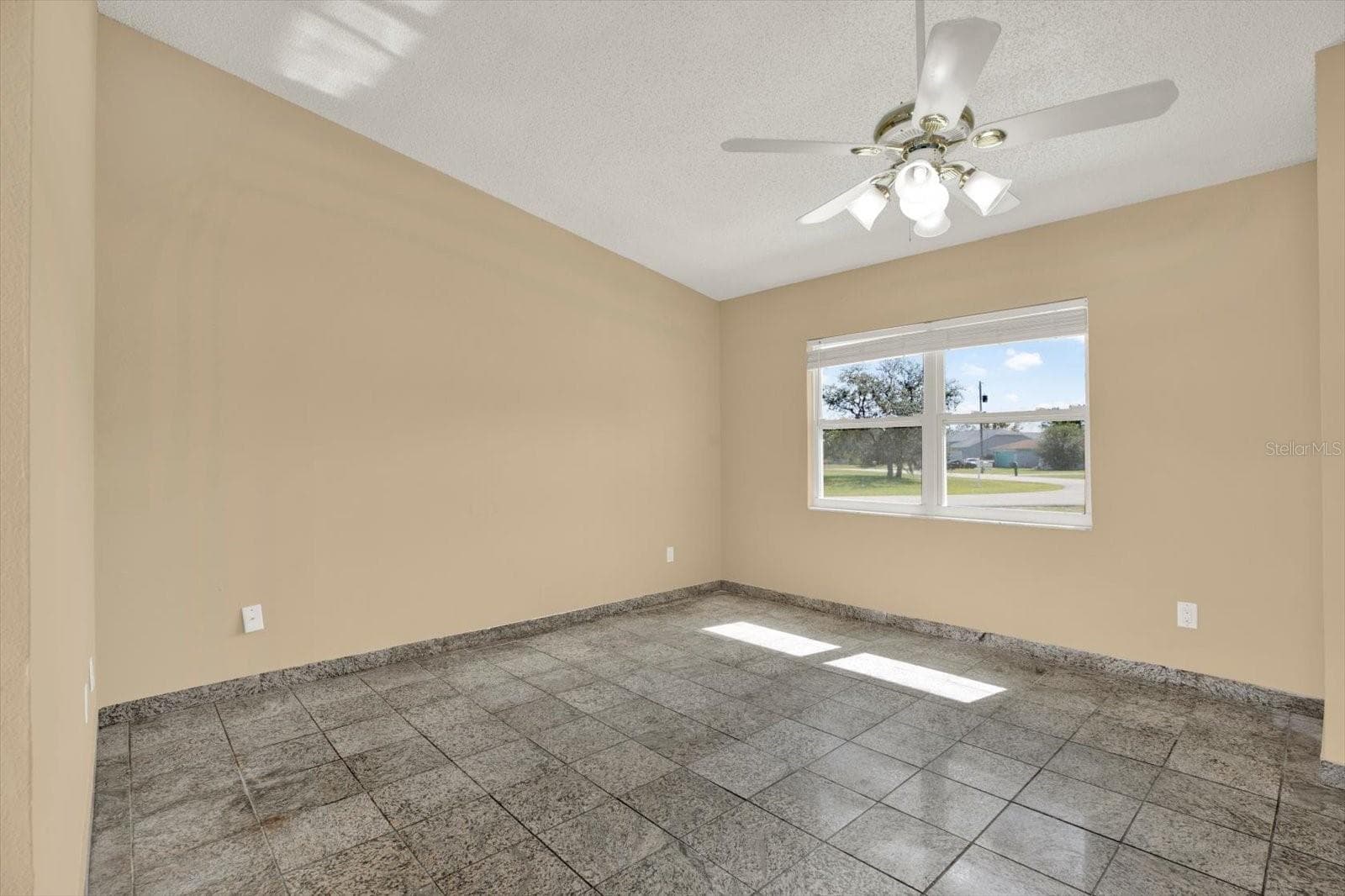 Single Family Residence at 6238 COVEWOOD DR, SPRING HILL, photo 8 of 20