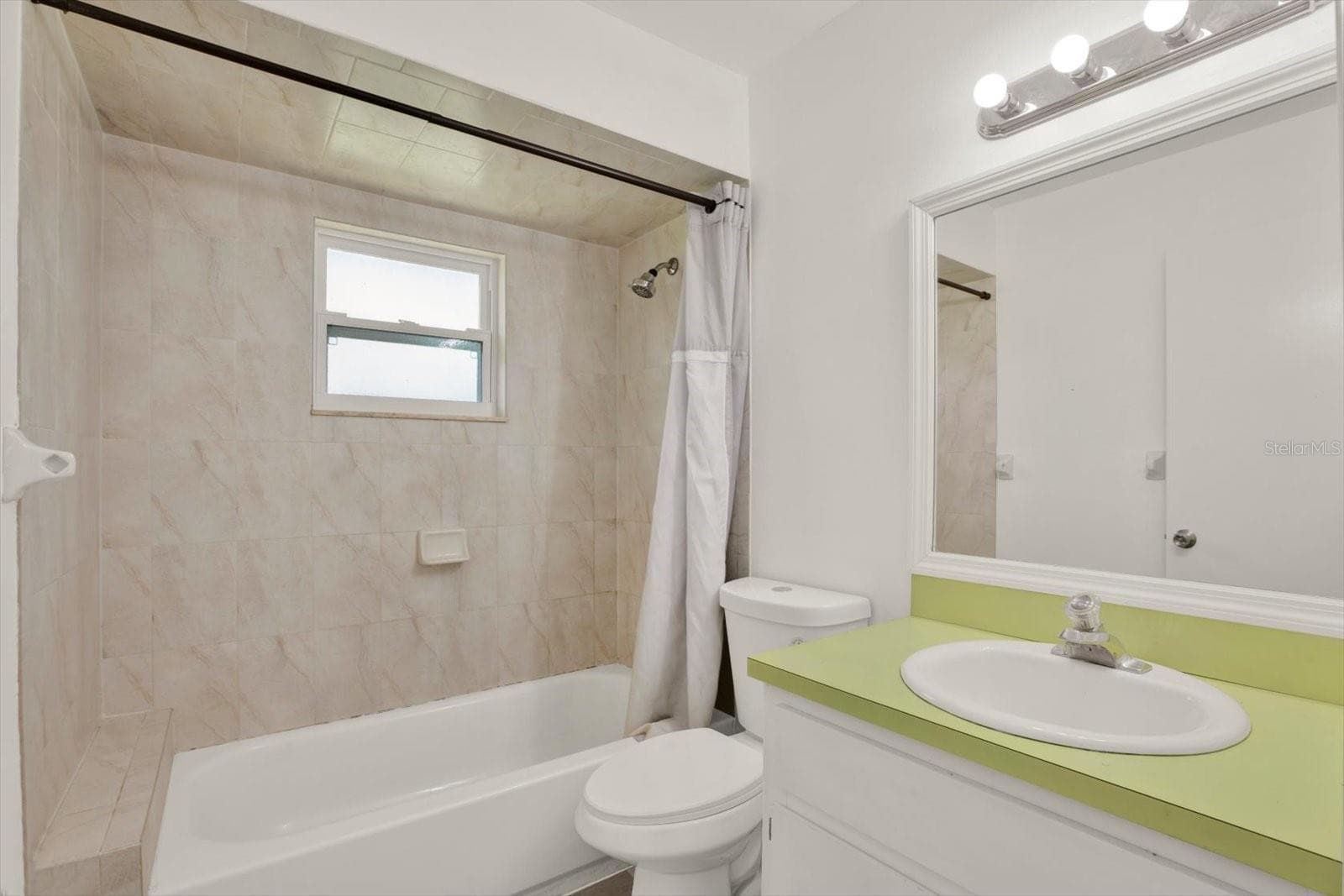 Single Family Residence at 6238 COVEWOOD DR, SPRING HILL, photo 12 of 20