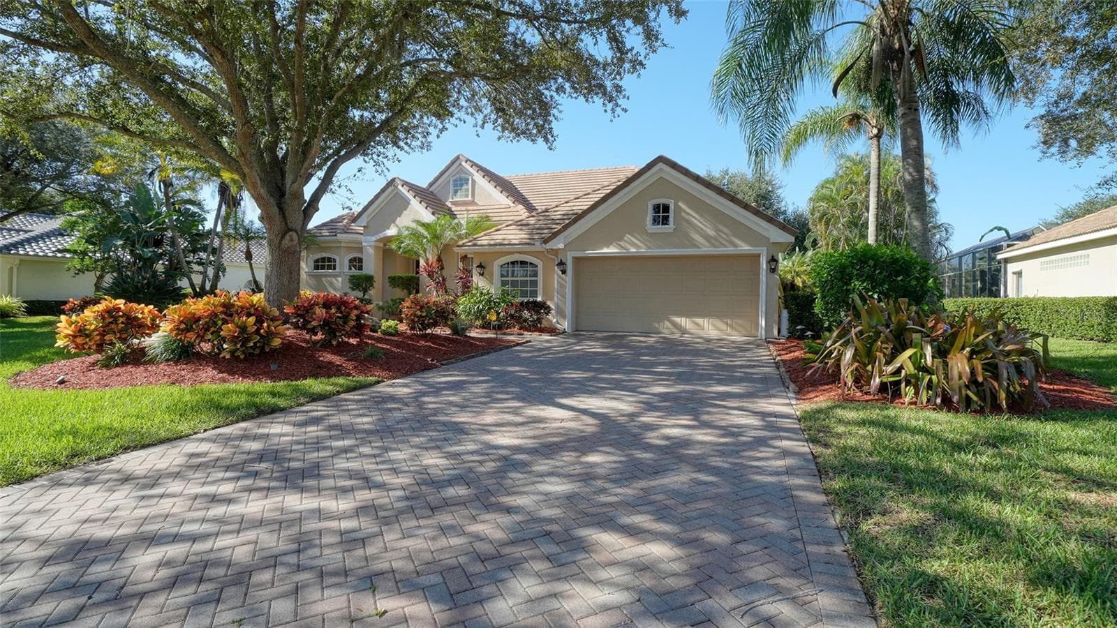 Single Family Residence at 8922 BLOOMFIELD BLVD, SARASOTA, photo 2 of 43