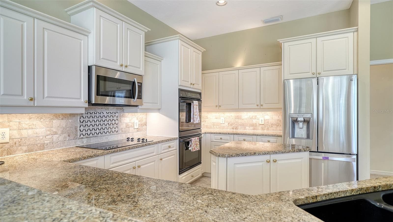 Single Family Residence at 8922 BLOOMFIELD BLVD, SARASOTA, photo 15 of 43