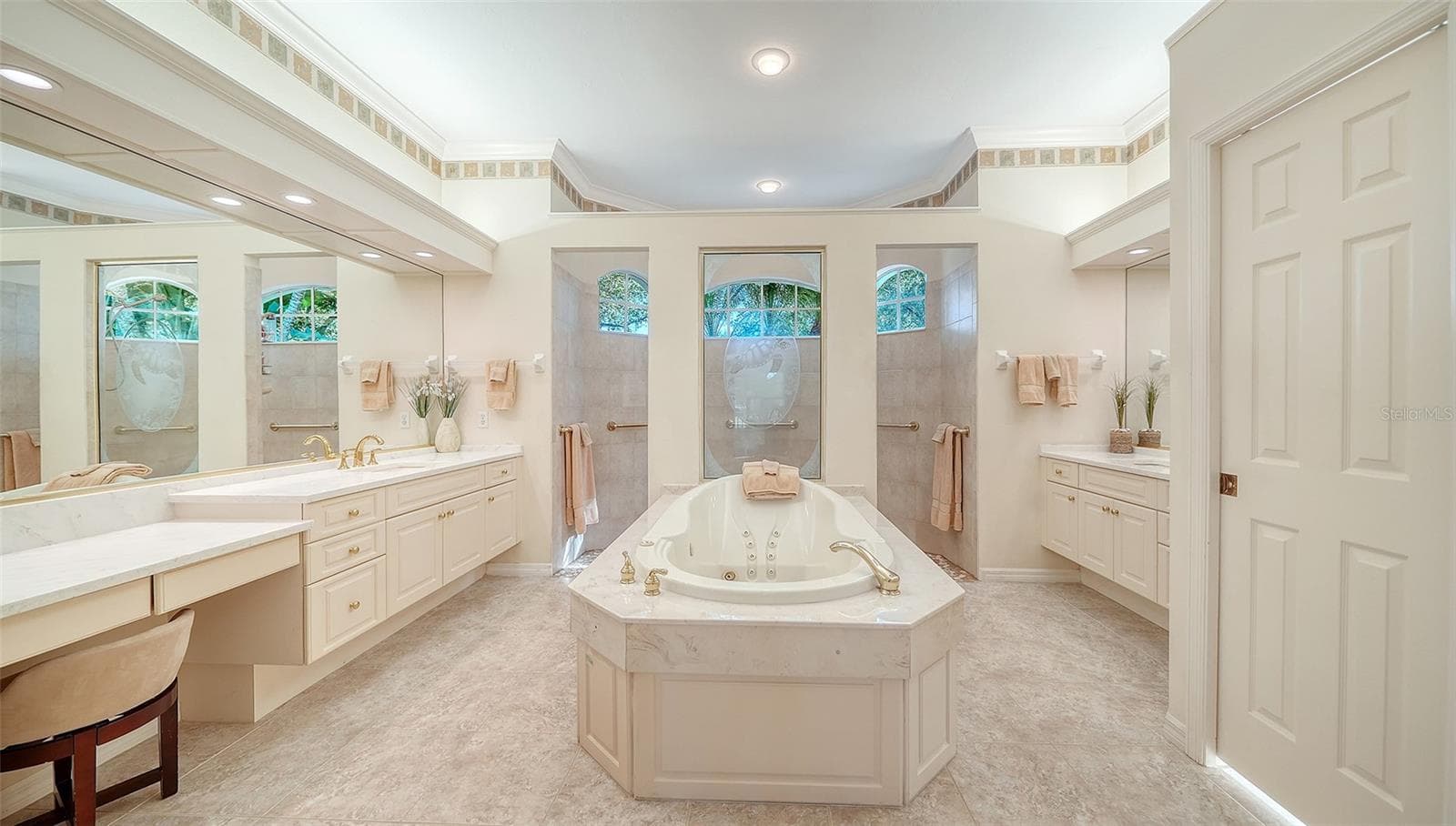 Single Family Residence at 8922 BLOOMFIELD BLVD, SARASOTA, photo 23 of 43