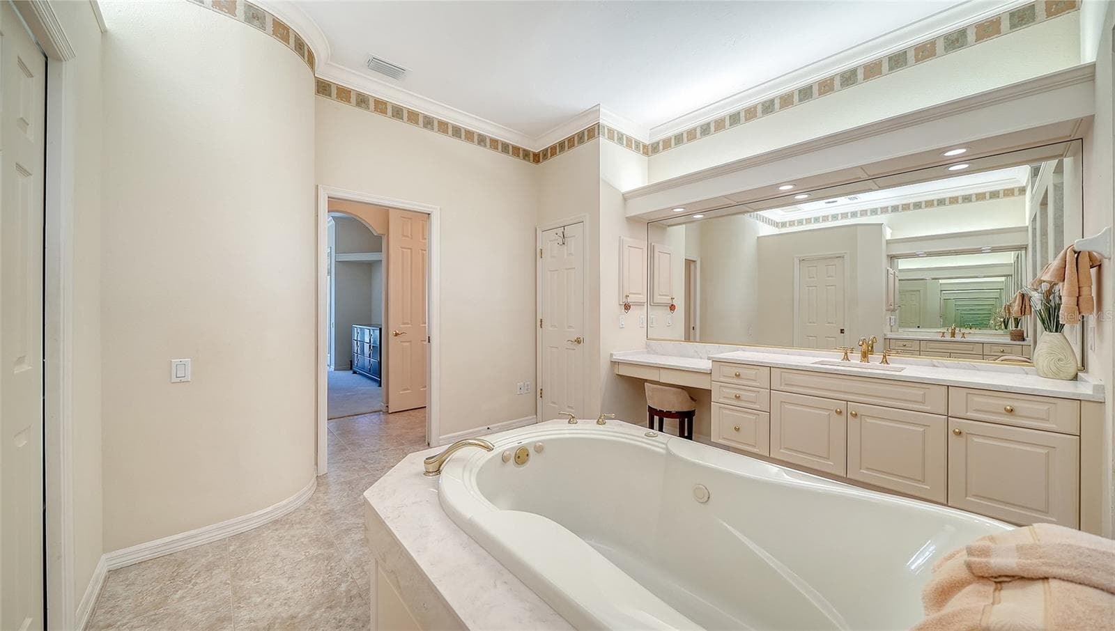Single Family Residence at 8922 BLOOMFIELD BLVD, SARASOTA, photo 24 of 43