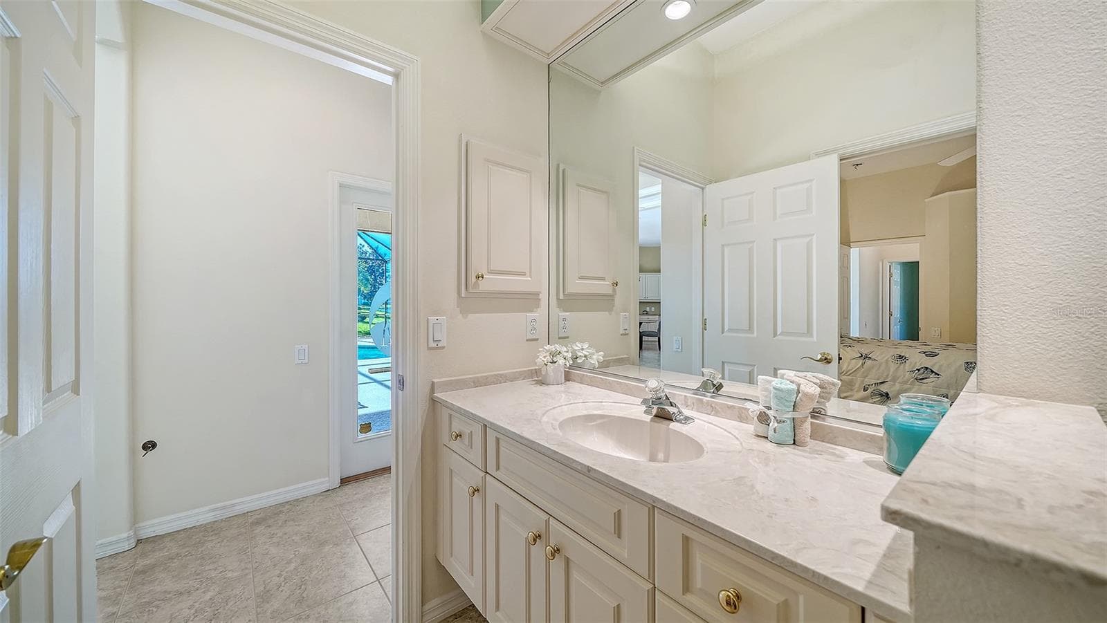 Single Family Residence at 8922 BLOOMFIELD BLVD, SARASOTA, photo 27 of 43