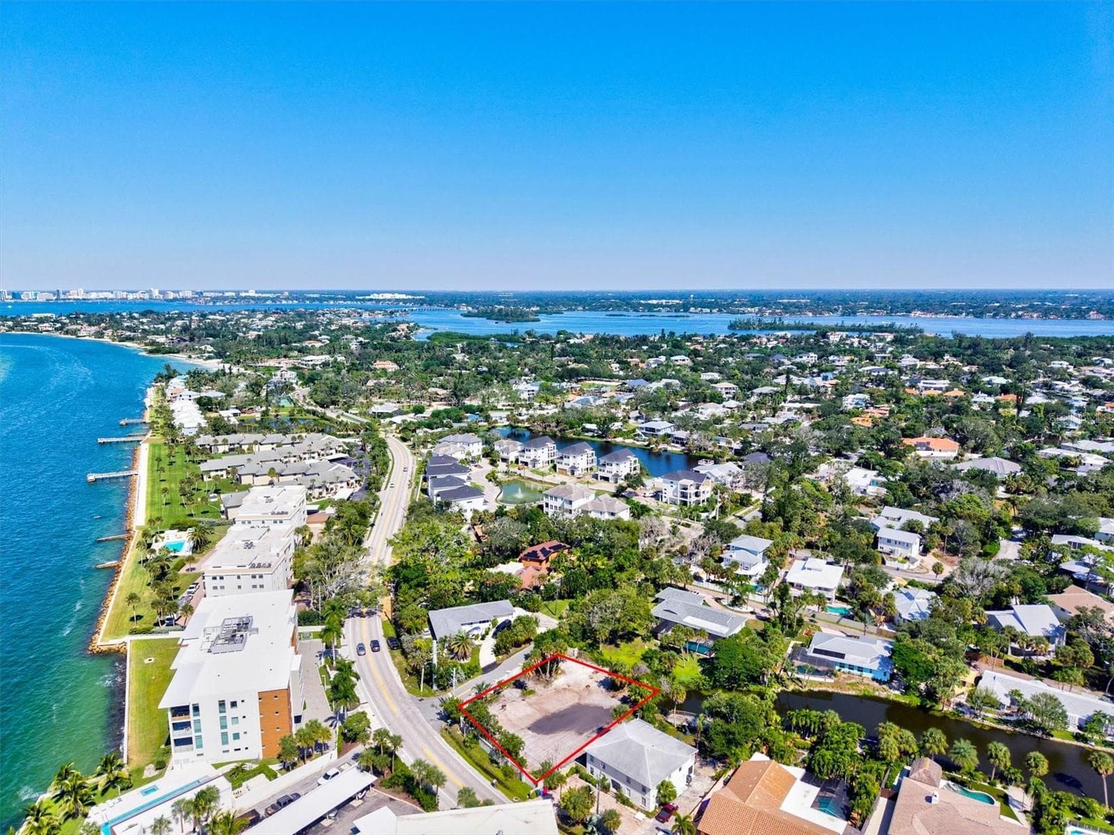 The red lines are approximate. - 4805 OCEAN BLVD, SARASOTA