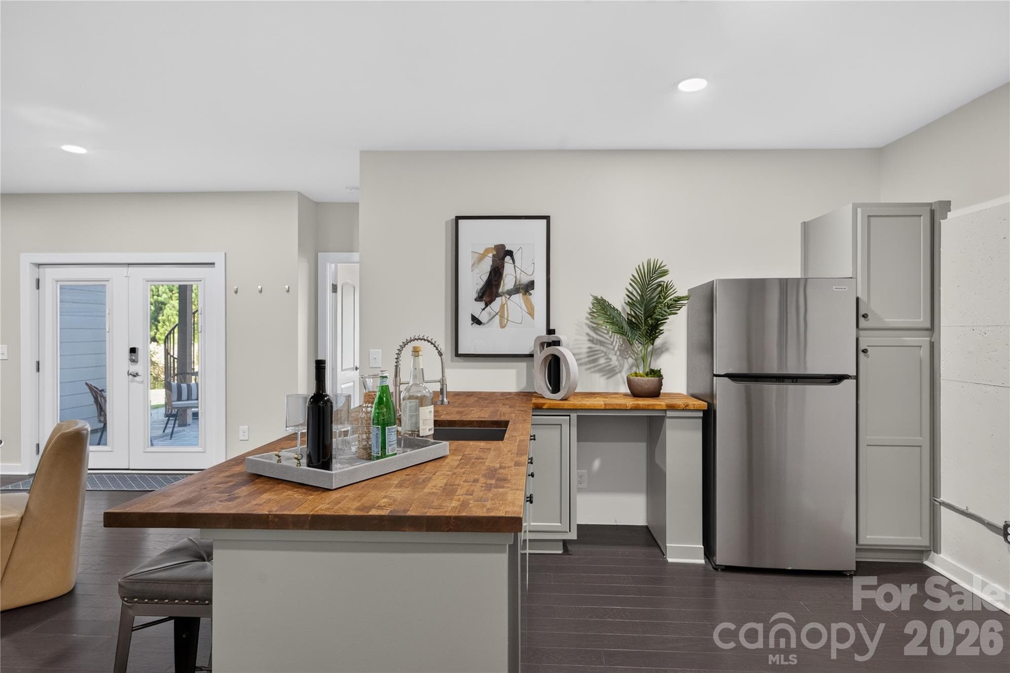 Wet bar in the basement. - 16815 Lookout Landing Lane, Charlotte