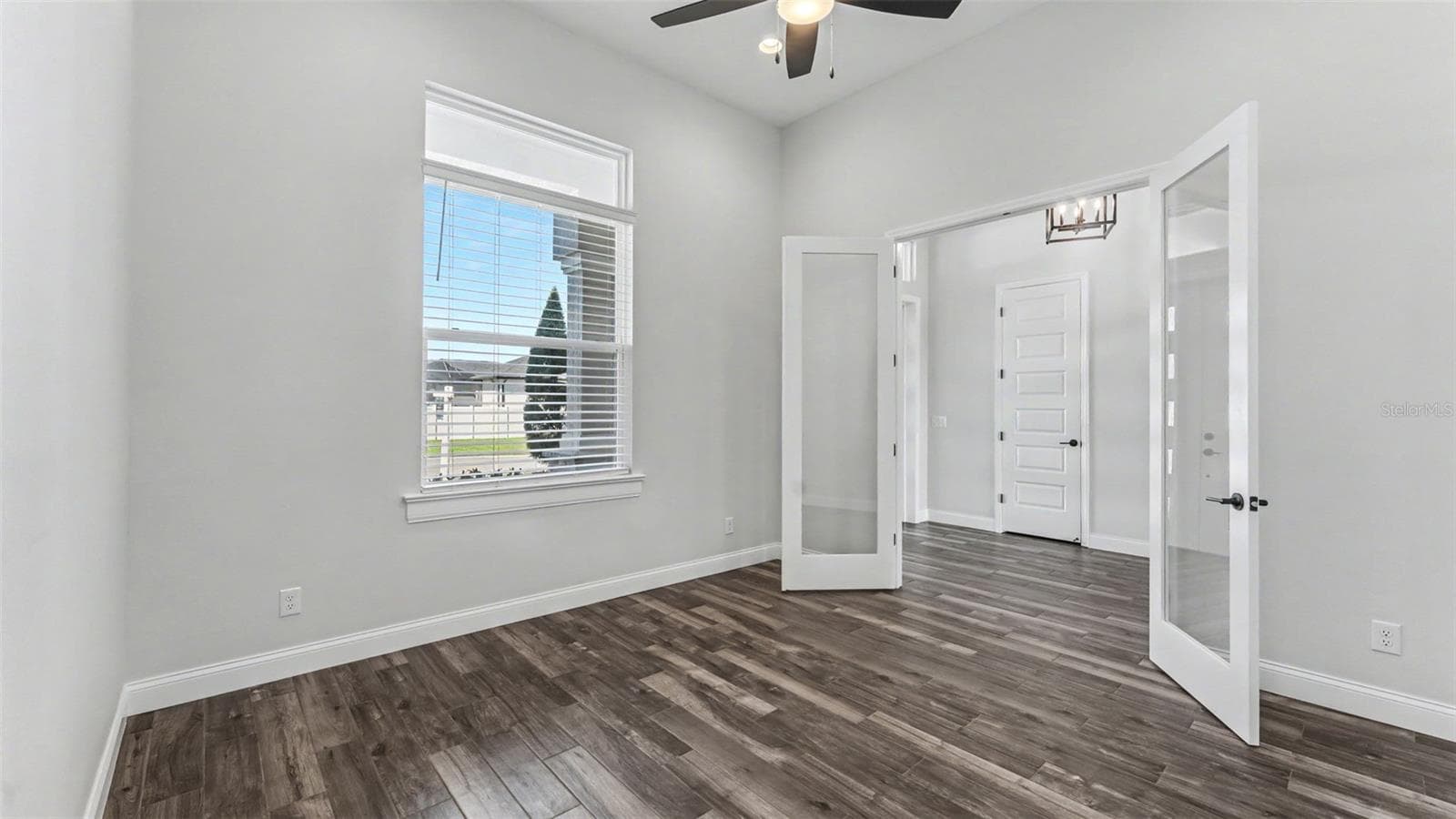 Single Family Residence at 7074 BENTRIDGE DR, LAKELAND, photo 8 of 94