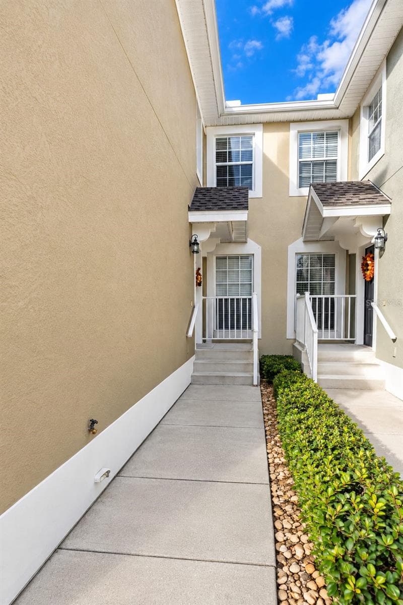 Condominium at 512 HOCKENDALE CV #1, SANFORD, photo 4 of 35