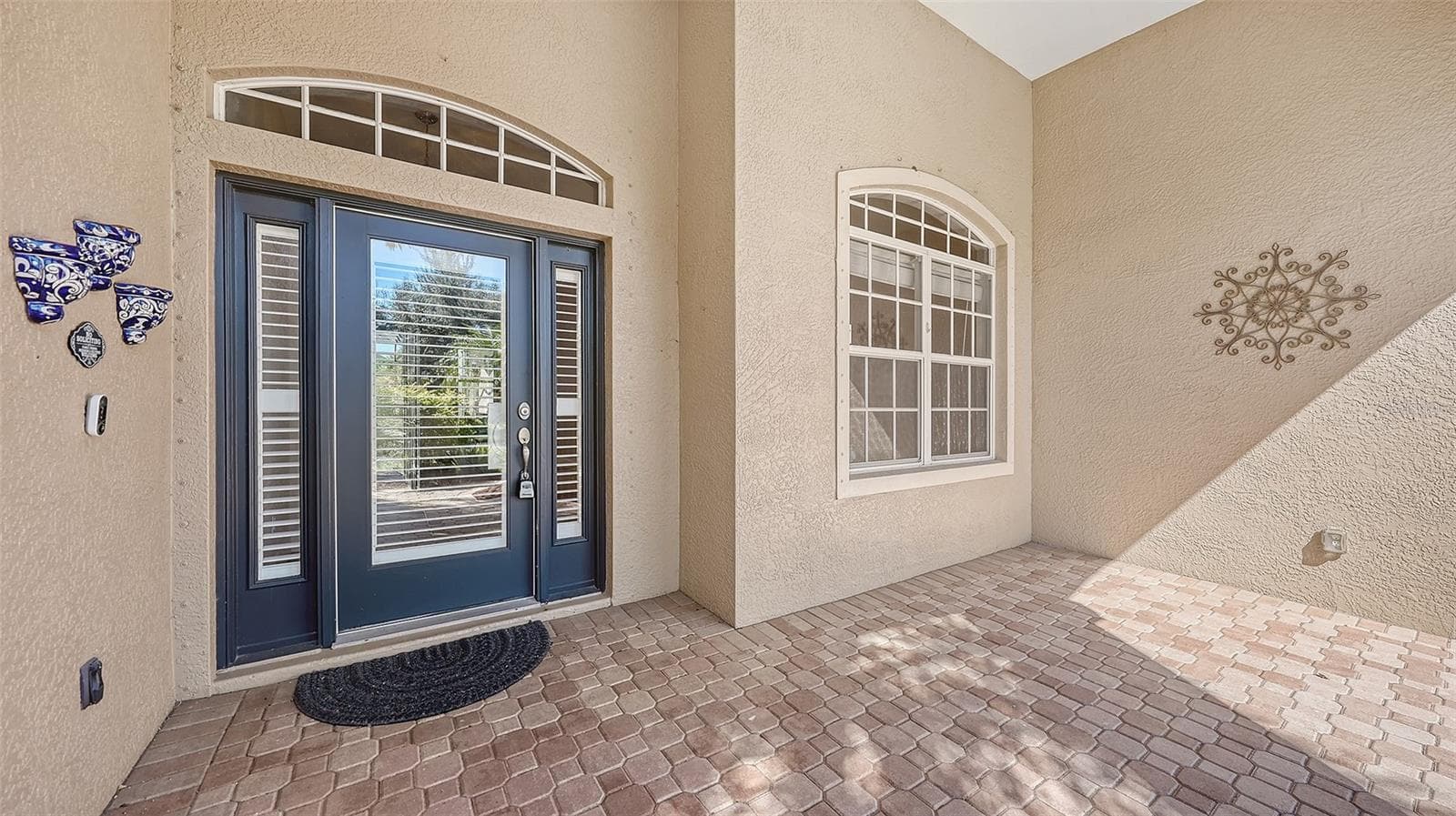 Covered porch - 819 GOLDEN POND CT, OSPREY