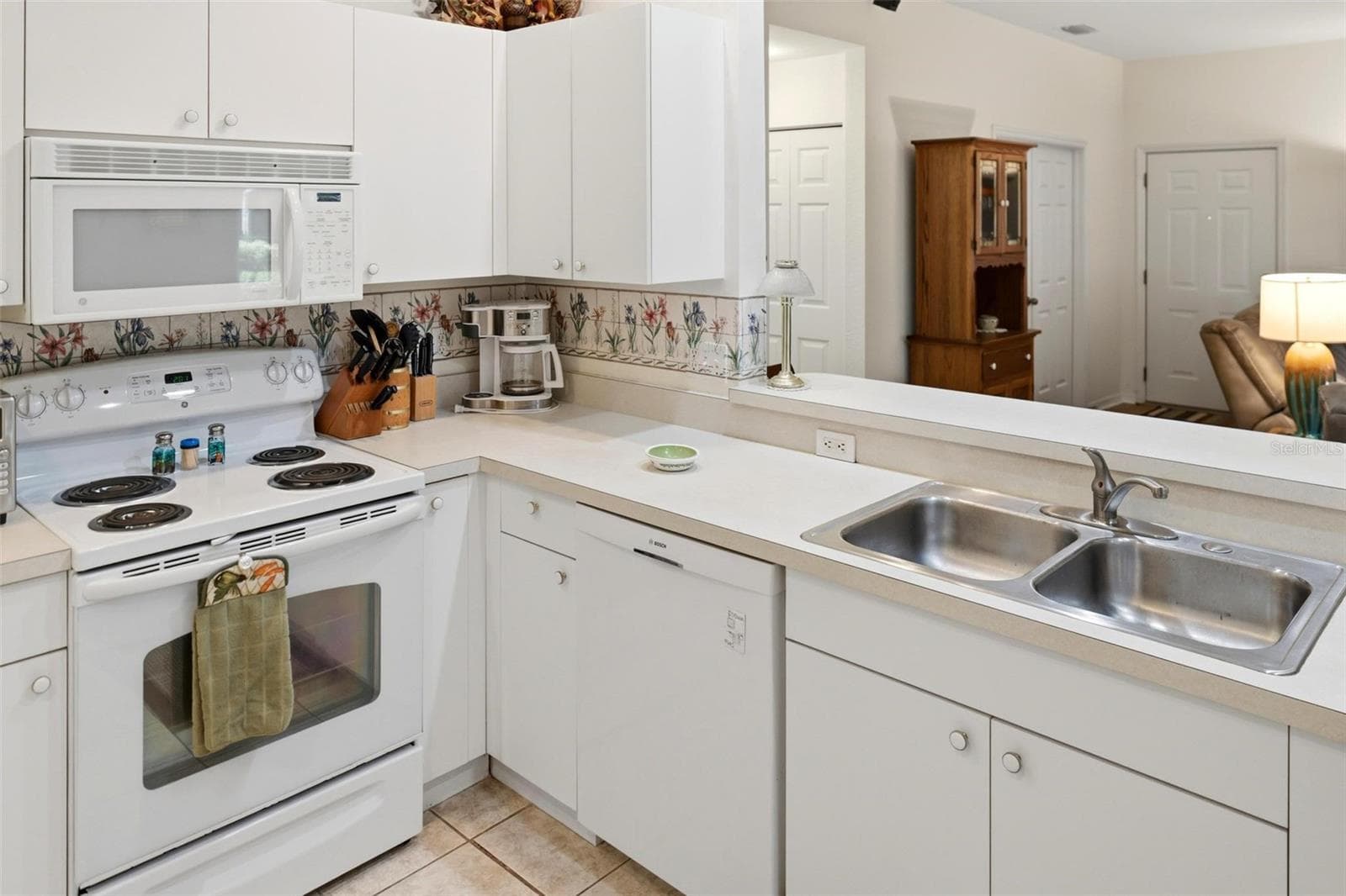 Single Family Residence at 1284 GREEN OAK TRL, PORT CHARLOTTE, photo 15 of 58
